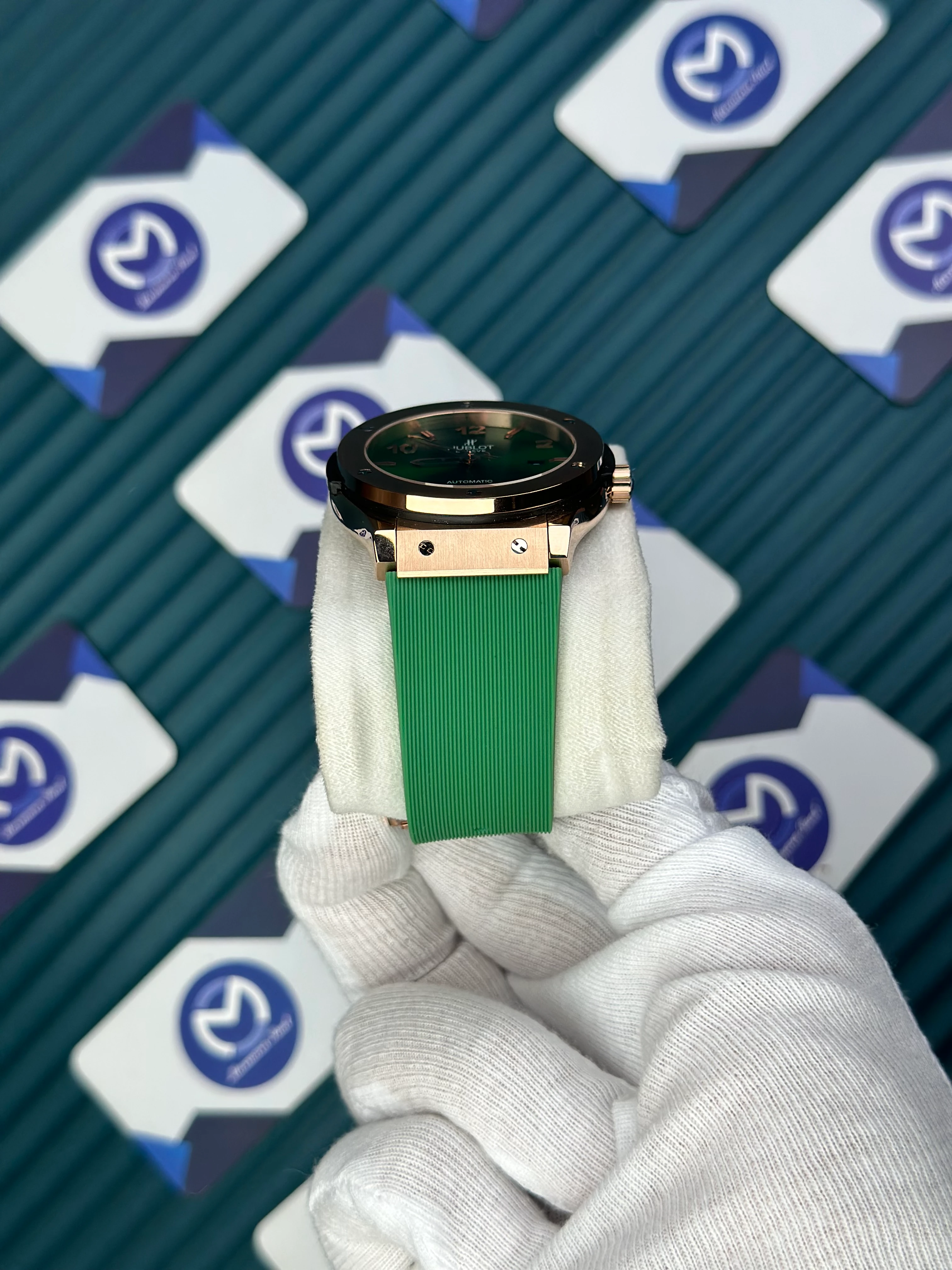 HUBLOT GENEVE AUTOMATIC GREEN DIAL ROSE CASE GREEN RUBBER CORD 