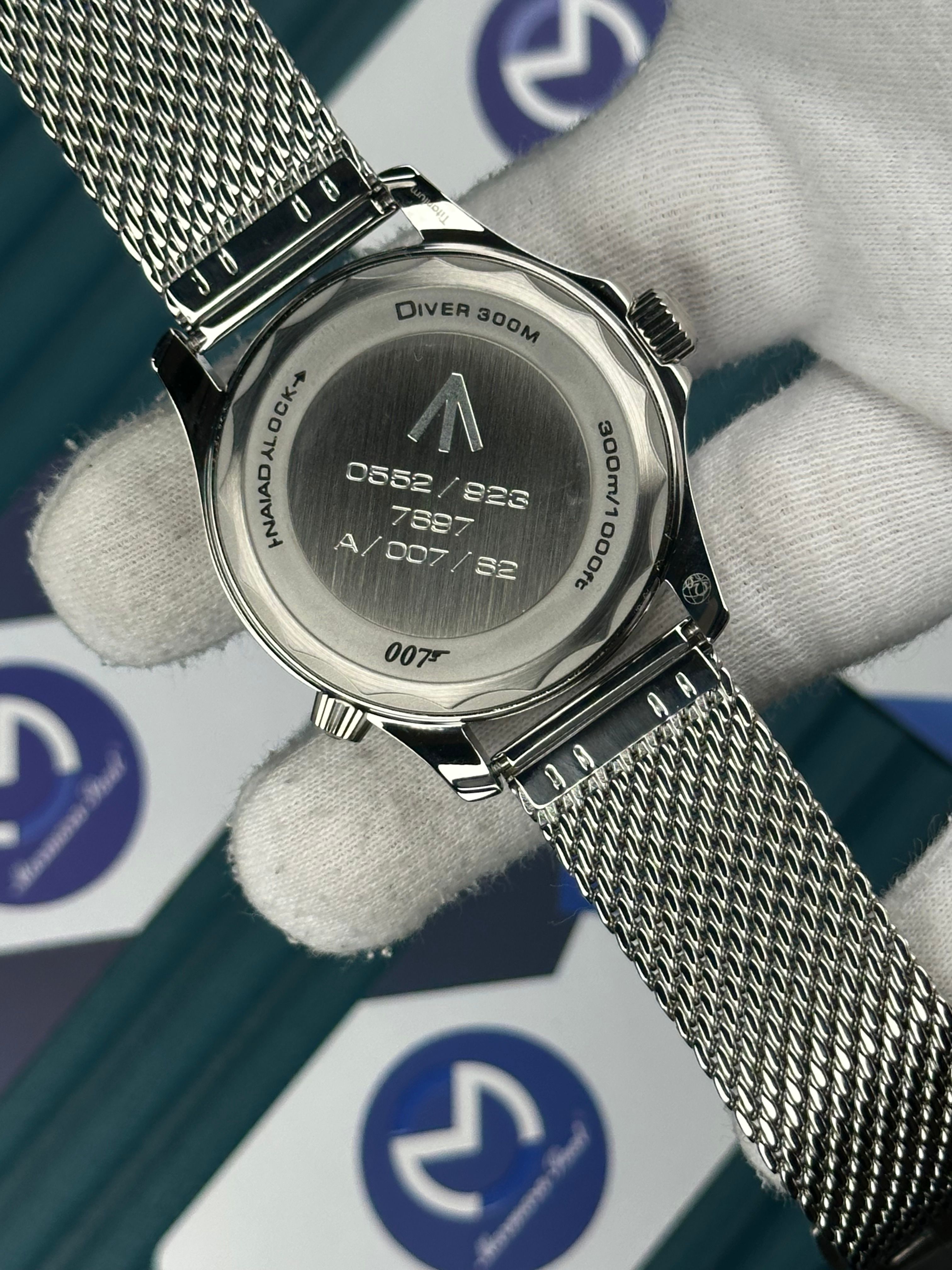 Omega Seamaster Diver 300m James Bond 007 Siyah
