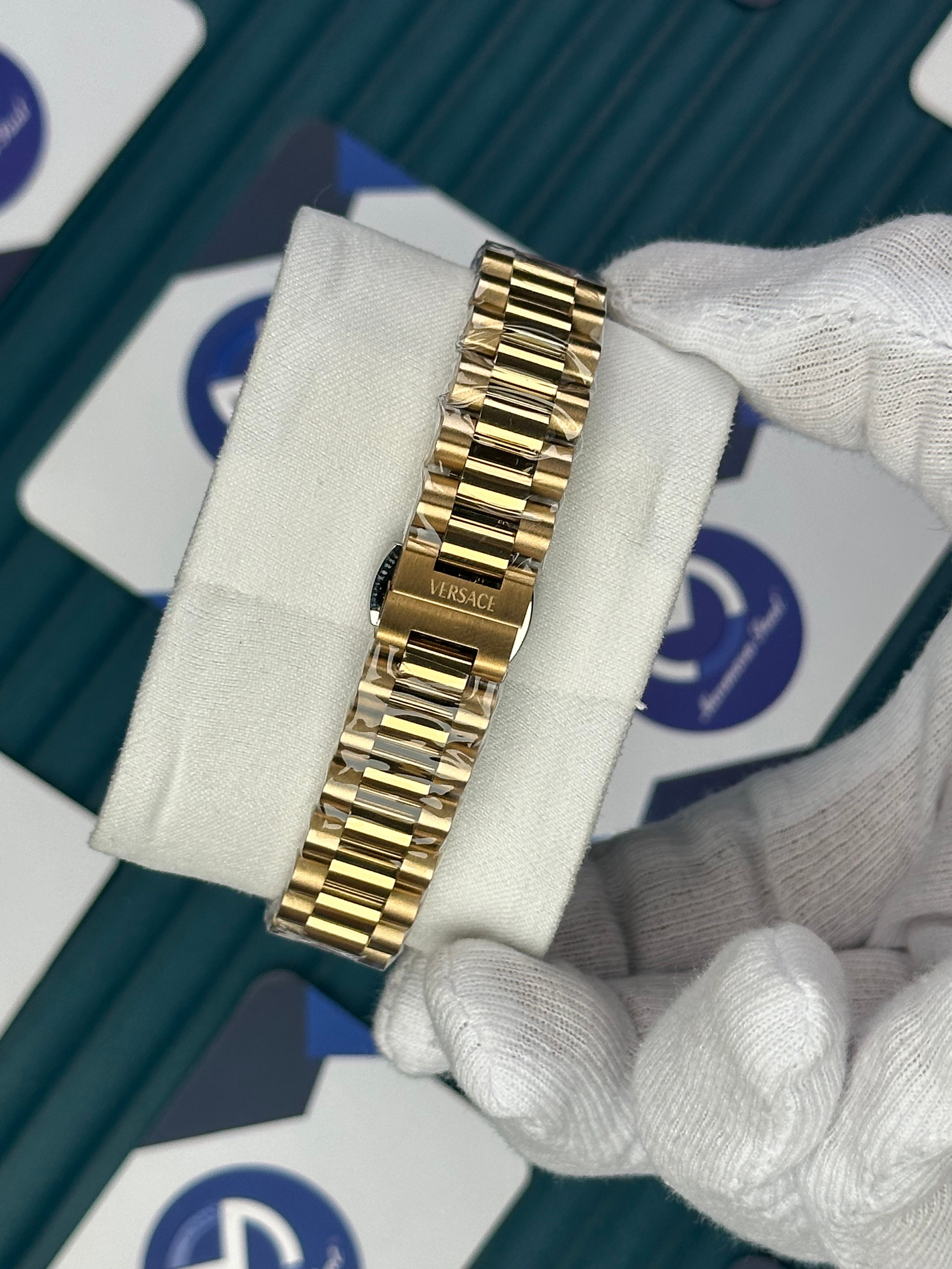 VERSACE 32 MM WHITE DIAL MILLENYIUM GENT GOLD