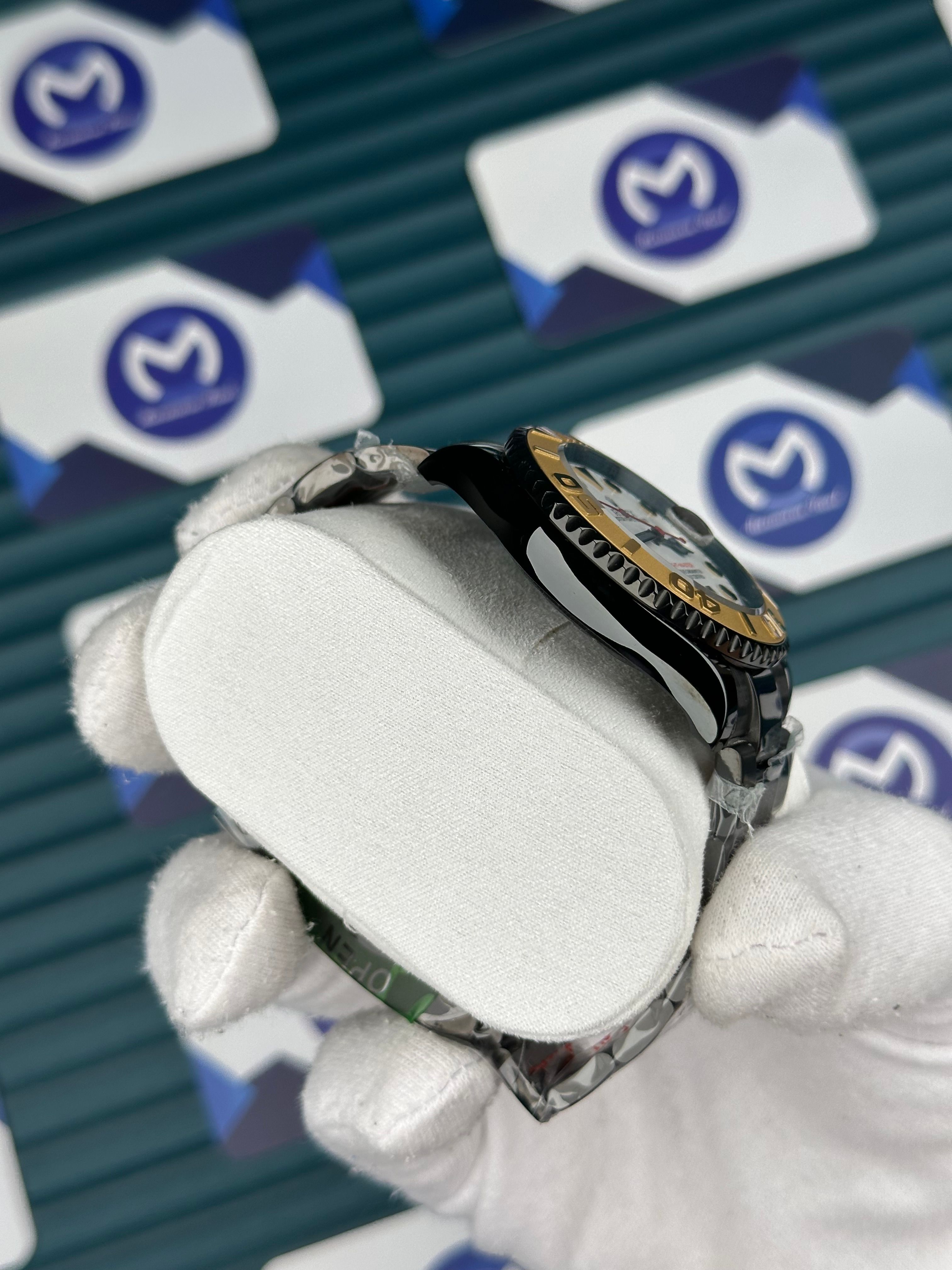 Rolex Yatch Master Siyah Kordon Gold Bezel Beyaz Kadran