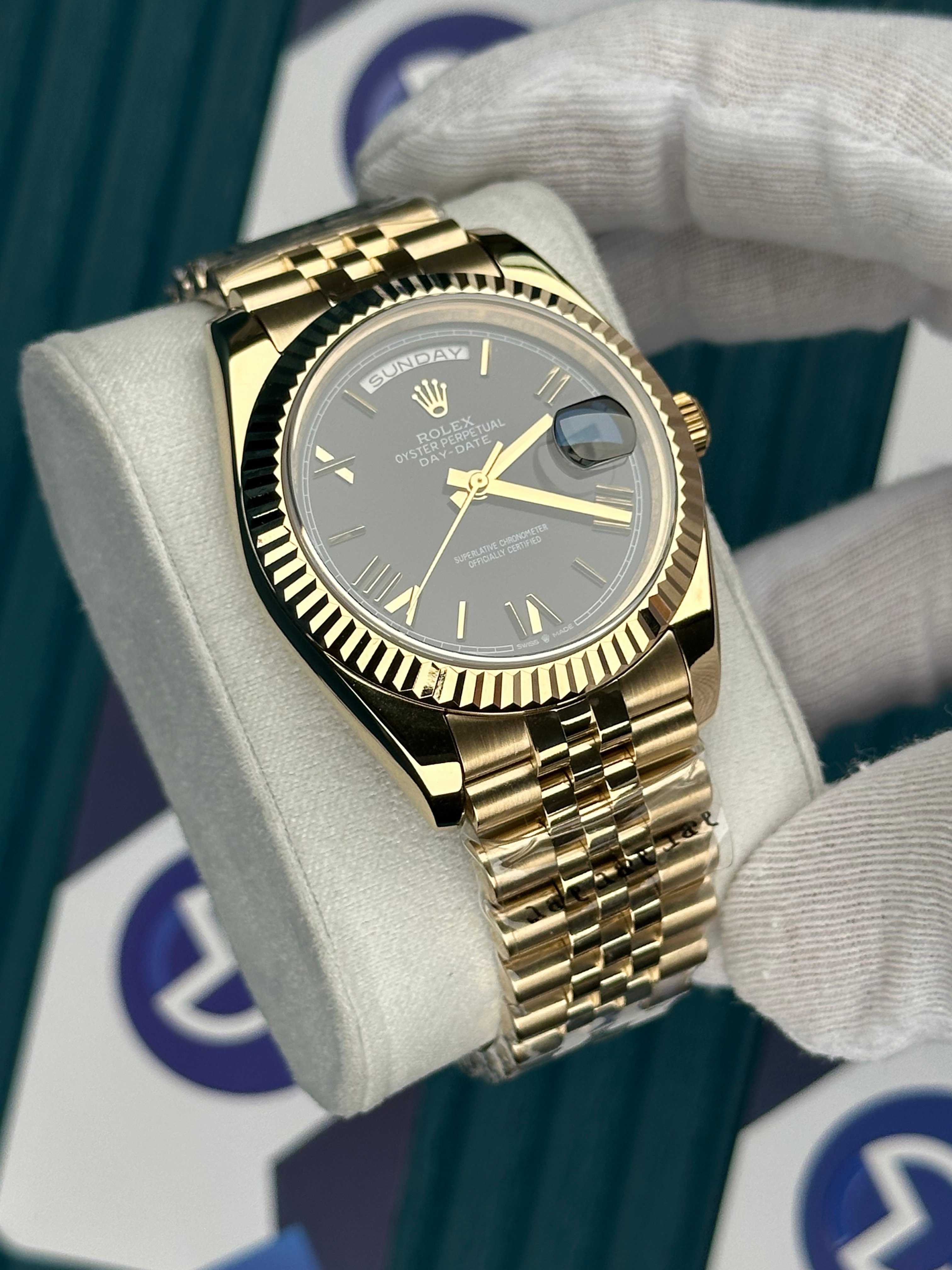 ROLEX DAY-DATE BLACK DIAL GOLD ROMA INDEX GOLD JUBILE