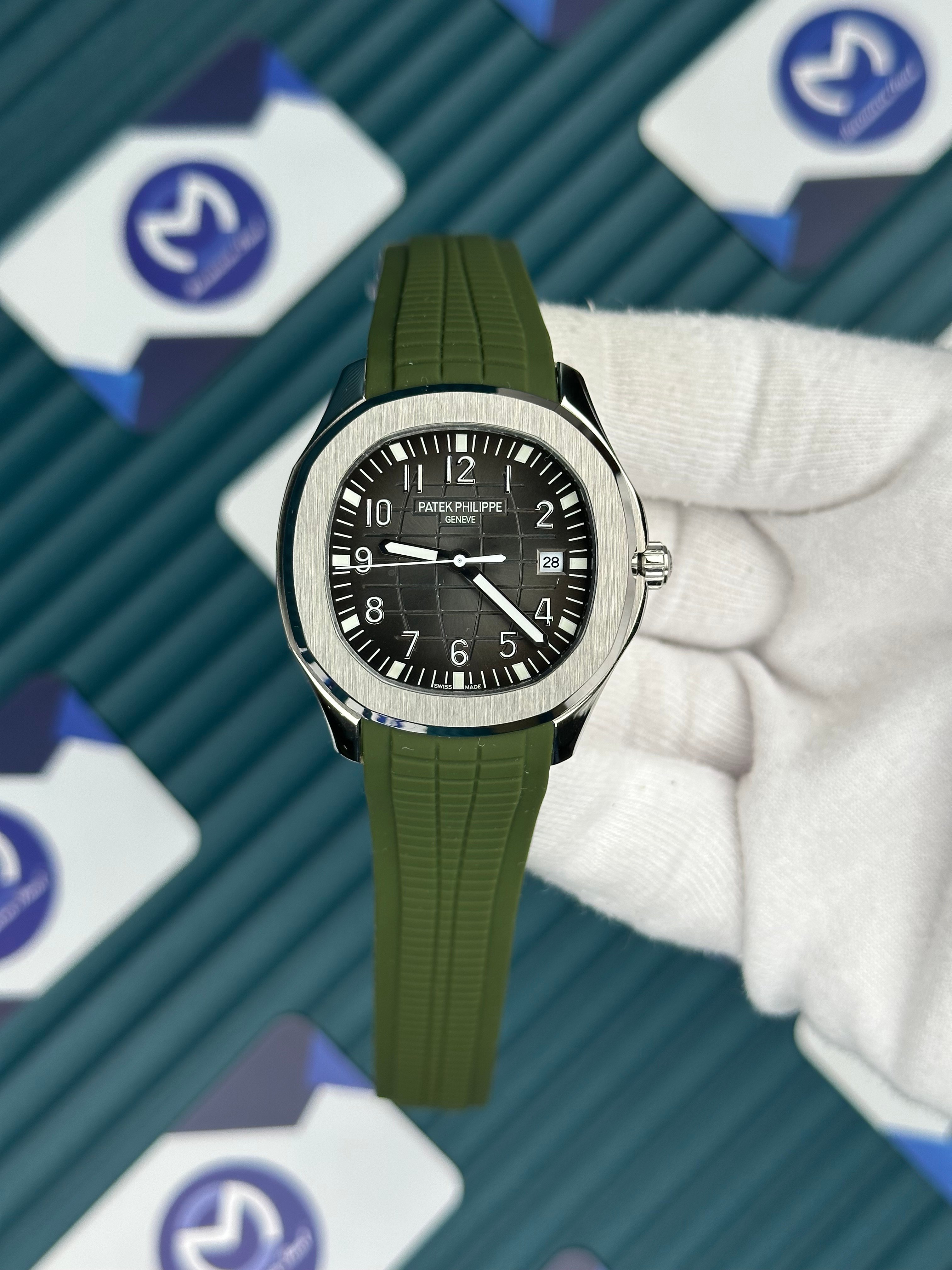 Patek Philippe Aquanaut Yeşil Kauçuk Kordon Gri Kadran Gümüş Kasa
