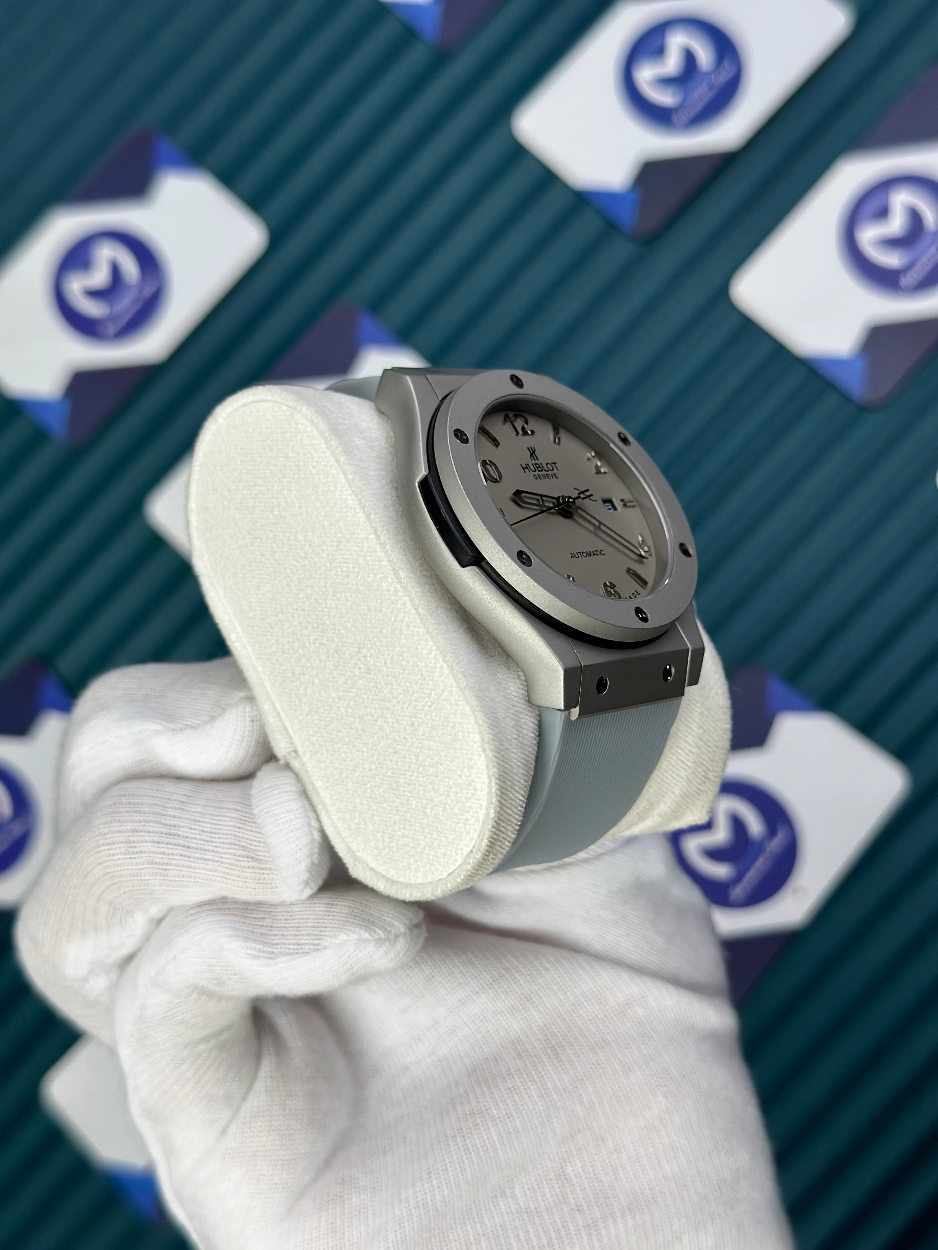 HUBLOT GENEVE AUTOMATIC VENDOME GREY DIAL GREY CASE GREY RUBBER CORD 