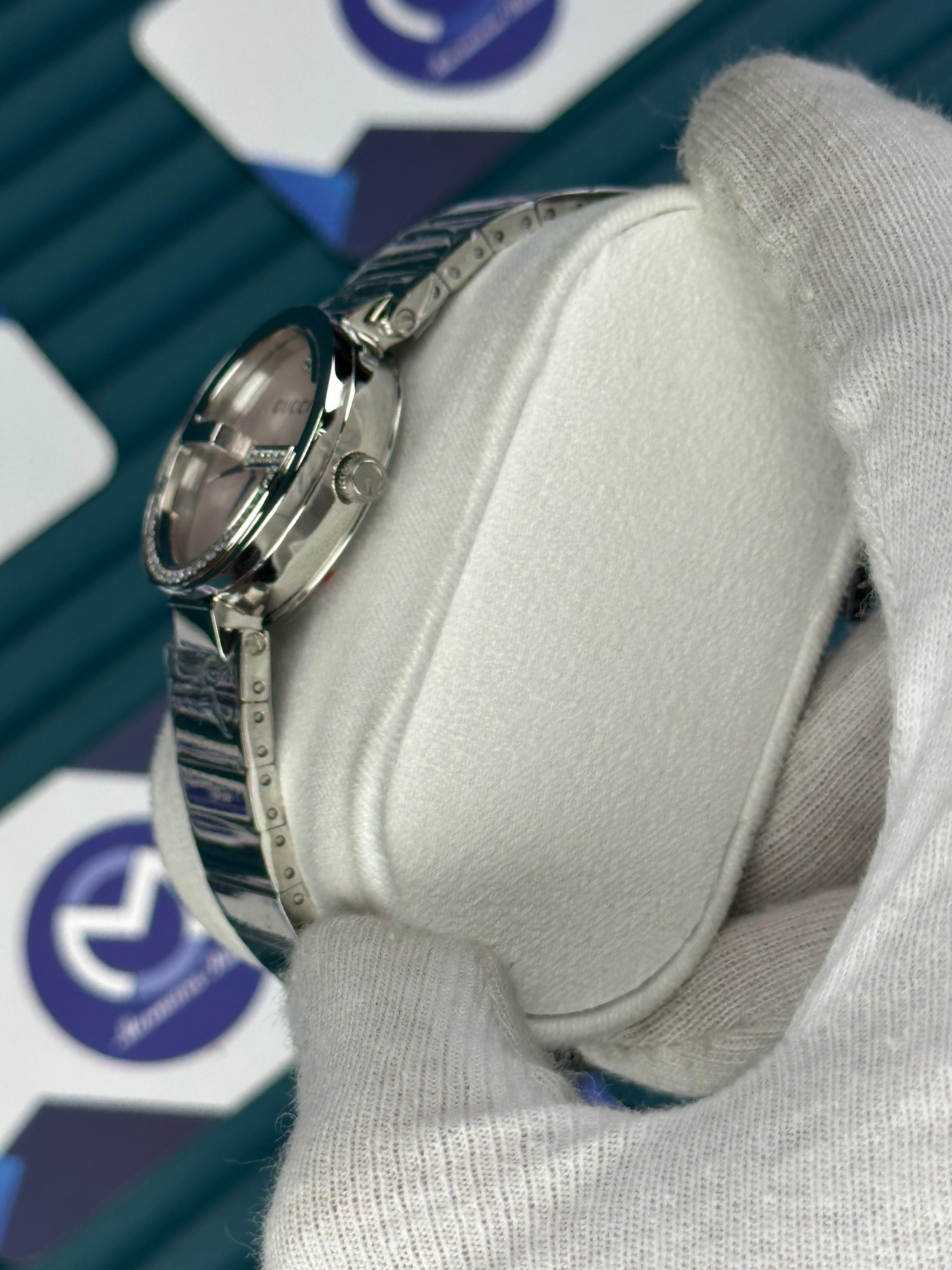 GUCCI WOMAN PINK DIAL G CASAE DIAMOND DIAL SILVER CORD