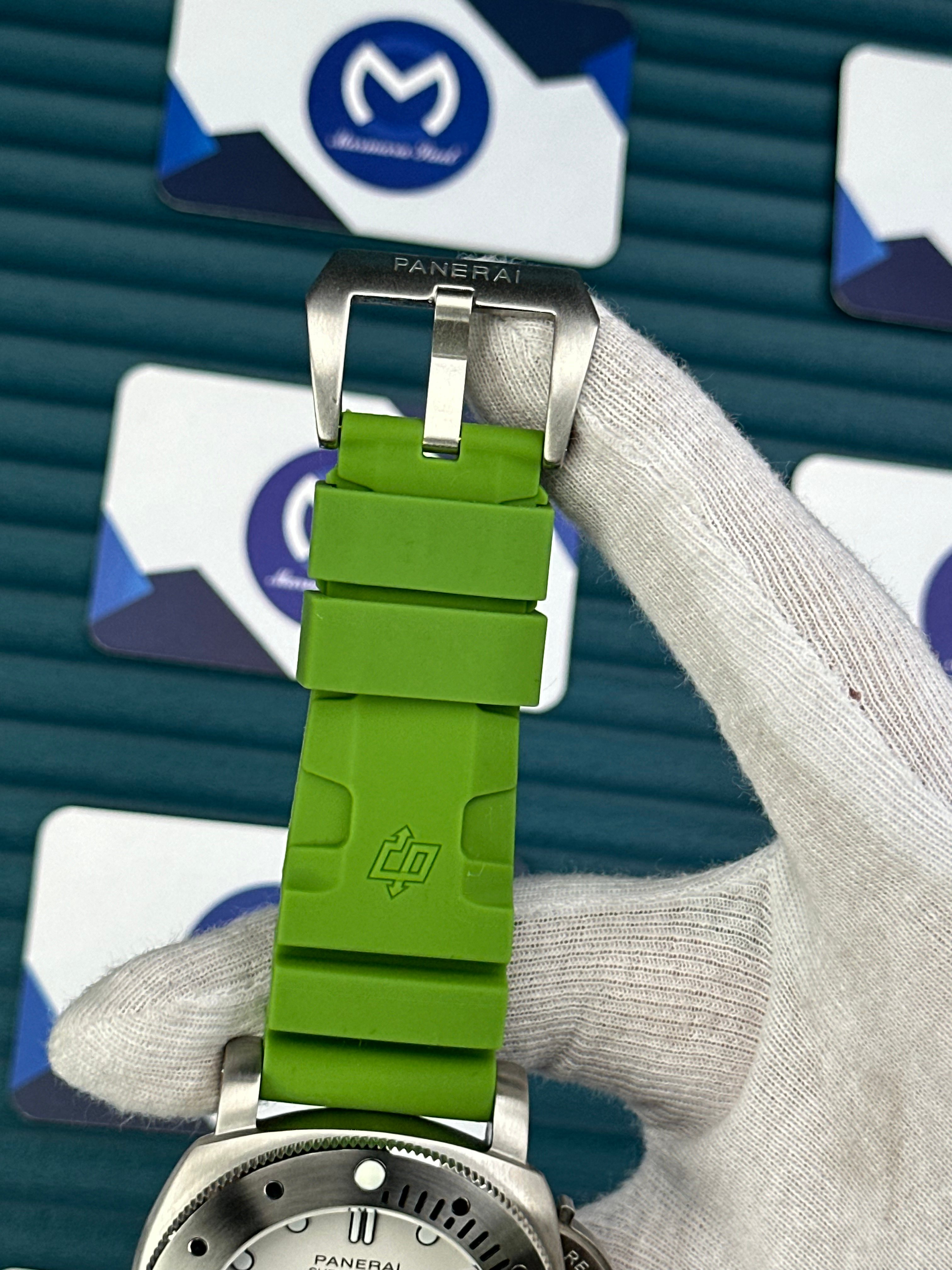 PANERAI SUBMERSIBLE CARBOTECH WHITE DIAL GREEN RUBBER