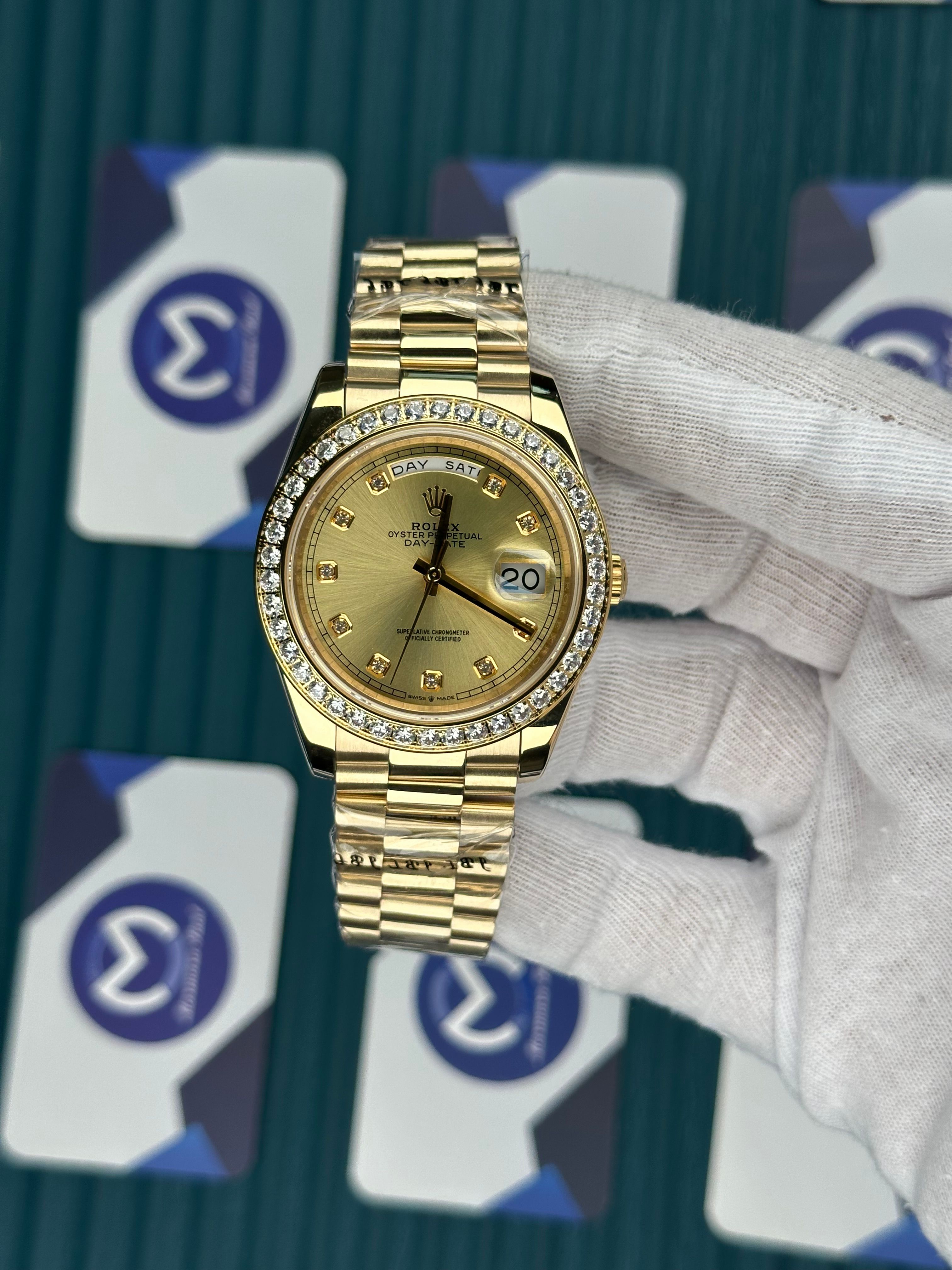 ROLEX DAY-DATE GOLD DIAL DIAMOND INDEX AND BEZEL GOLD PRESIDENT