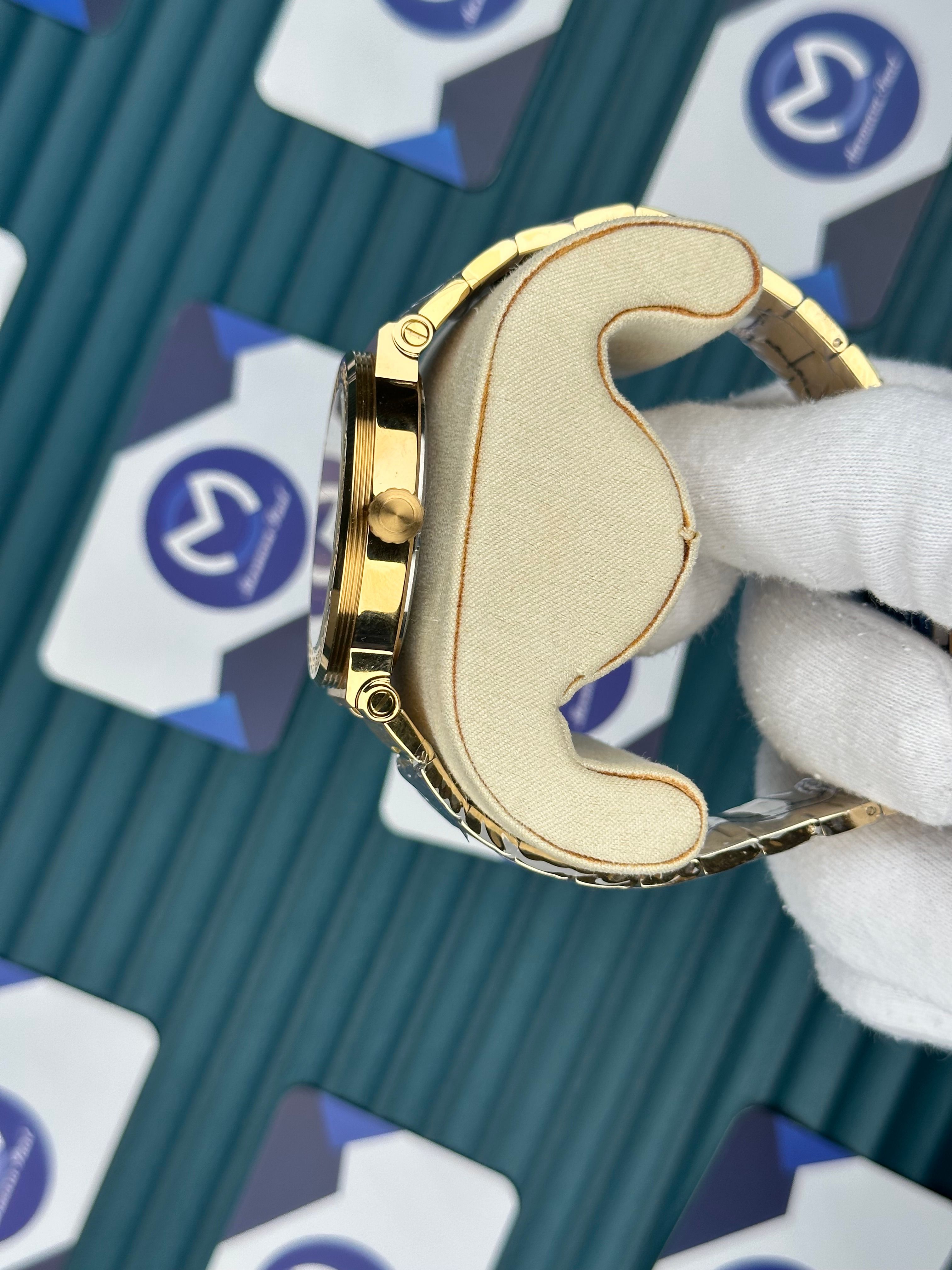 Versace Gold Kordon Fonksiyonlu Siyah Kadran