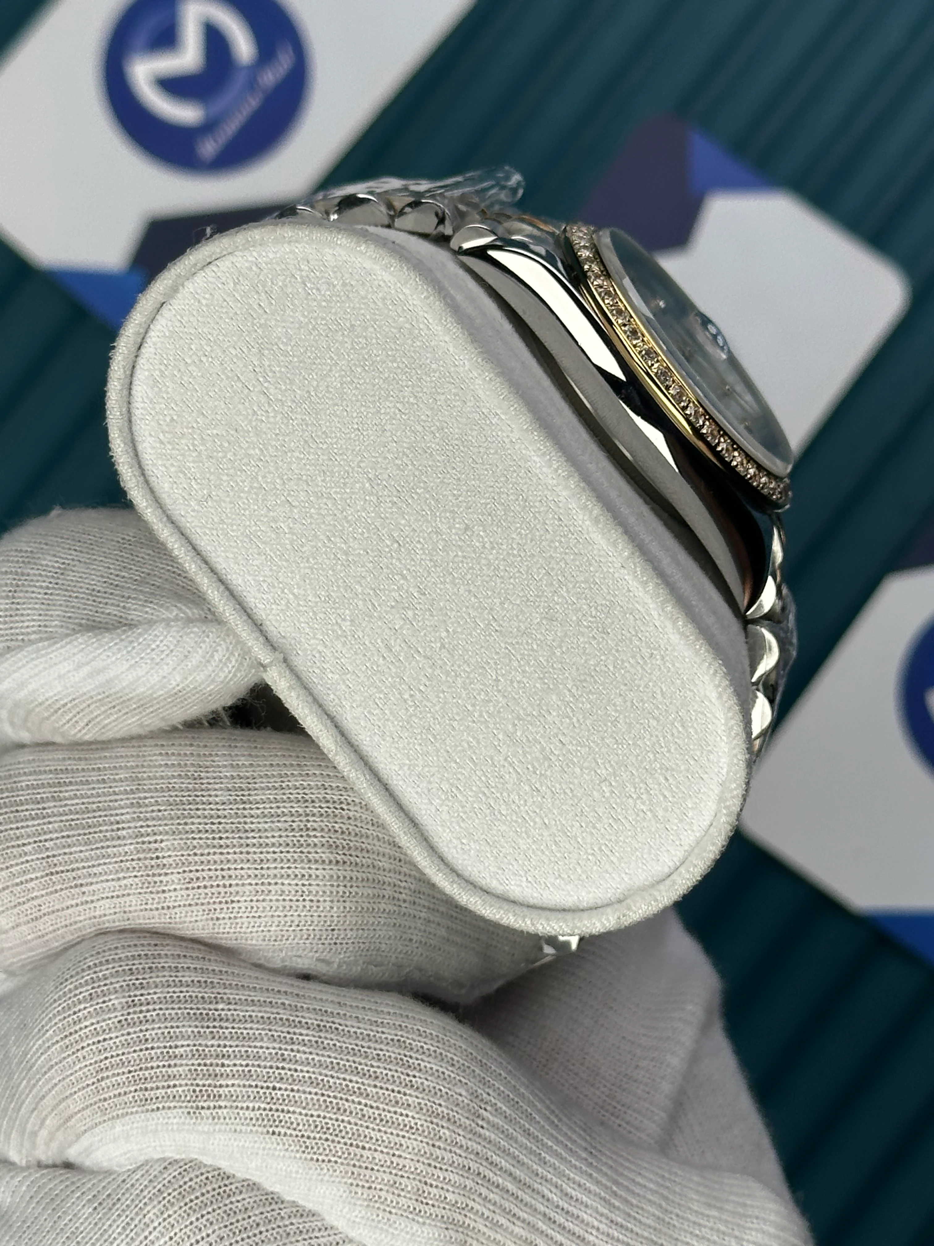 ROLEX 36 MM DATEJUST CHAMPAGNE DIAL DIAMOND INDEX AND BEZEL GOLD-SILVER JUBILE 