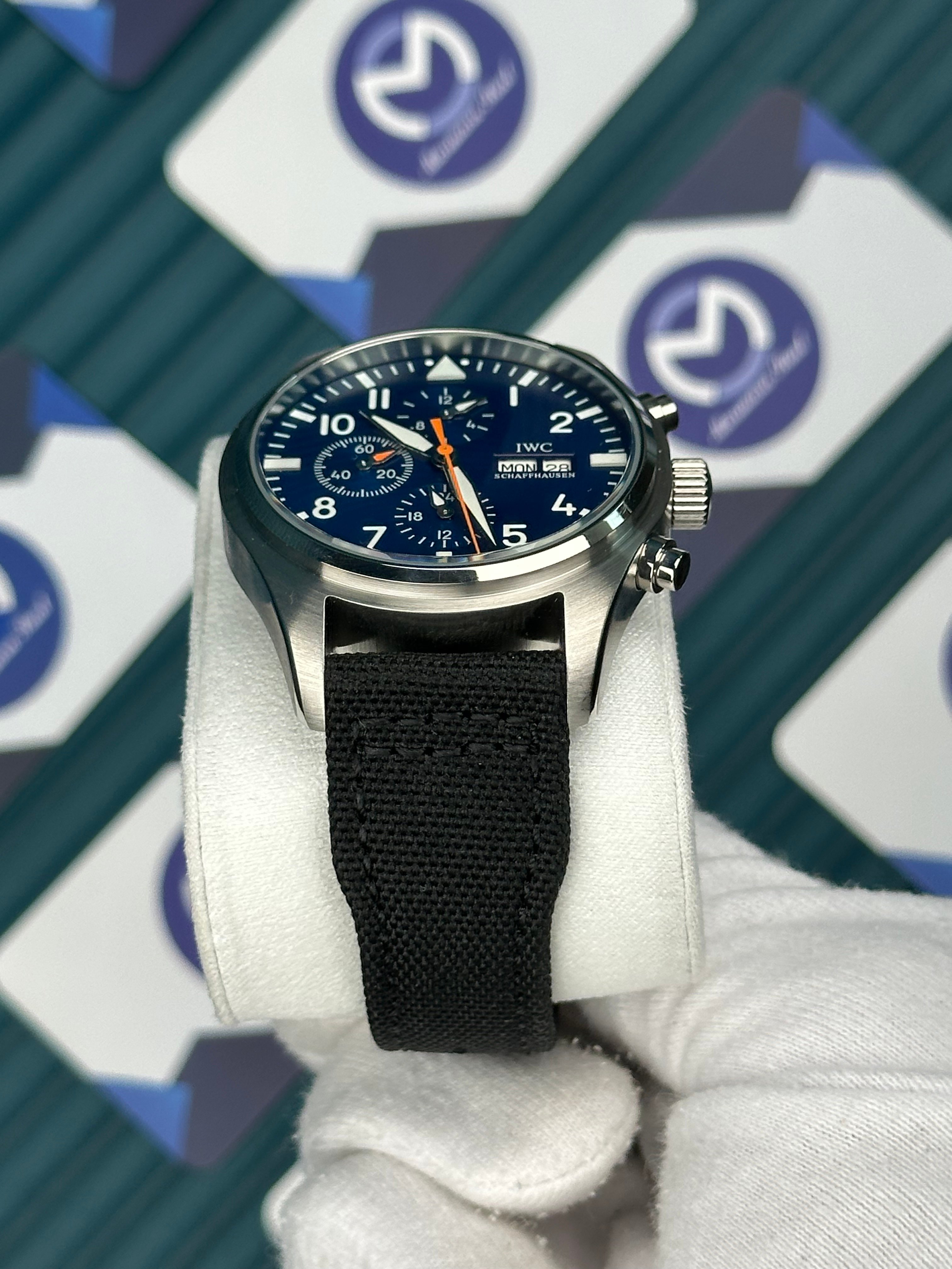 IWC BIG PILOT SİYAH BEZ KORDON MAVİ KADRAN