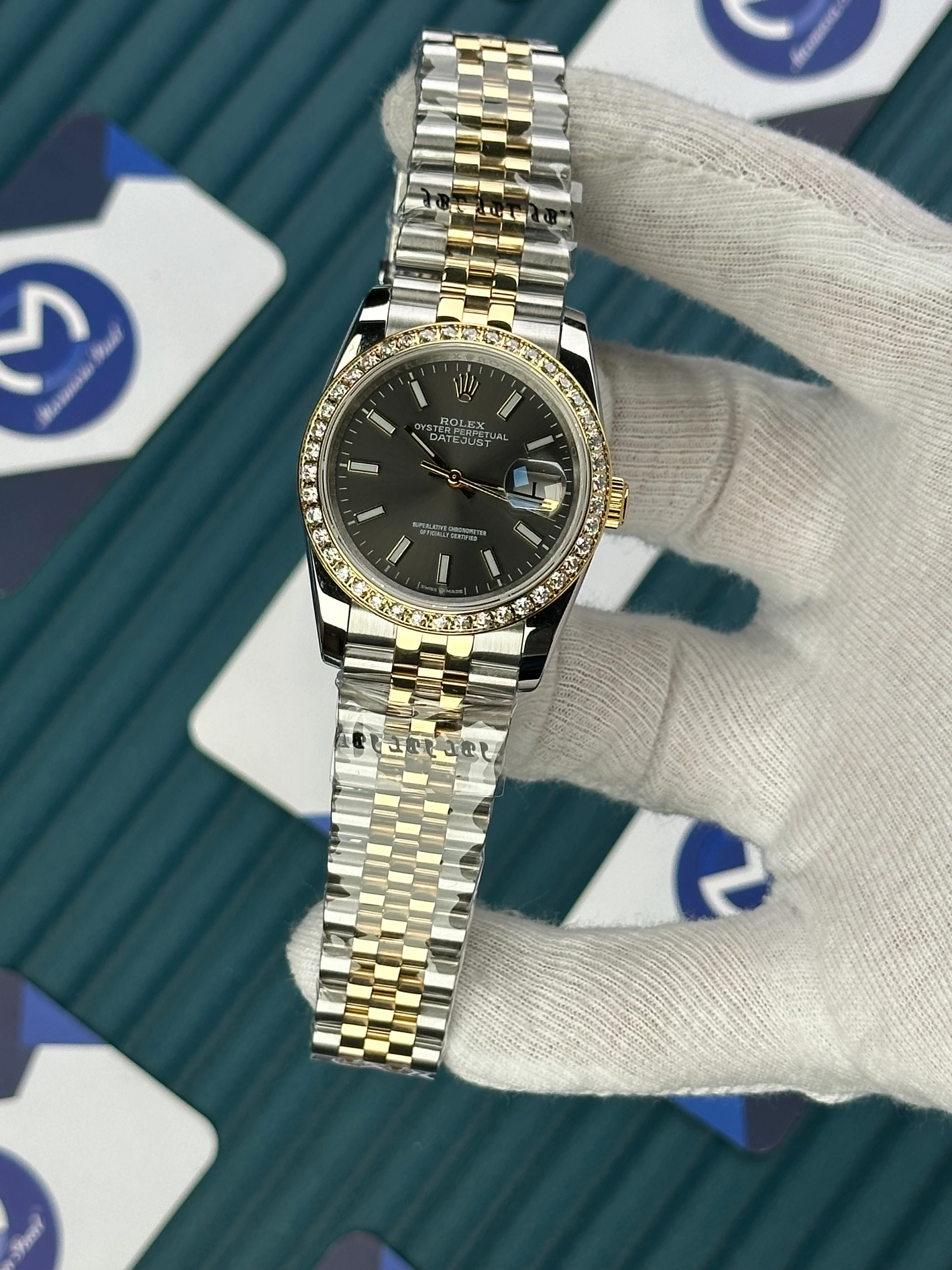 ROLEX 36 MM DATEJUST GREY DIAL ROD INDEX DIAMOND BEZEL GOLD-SILVER JUBILE 
