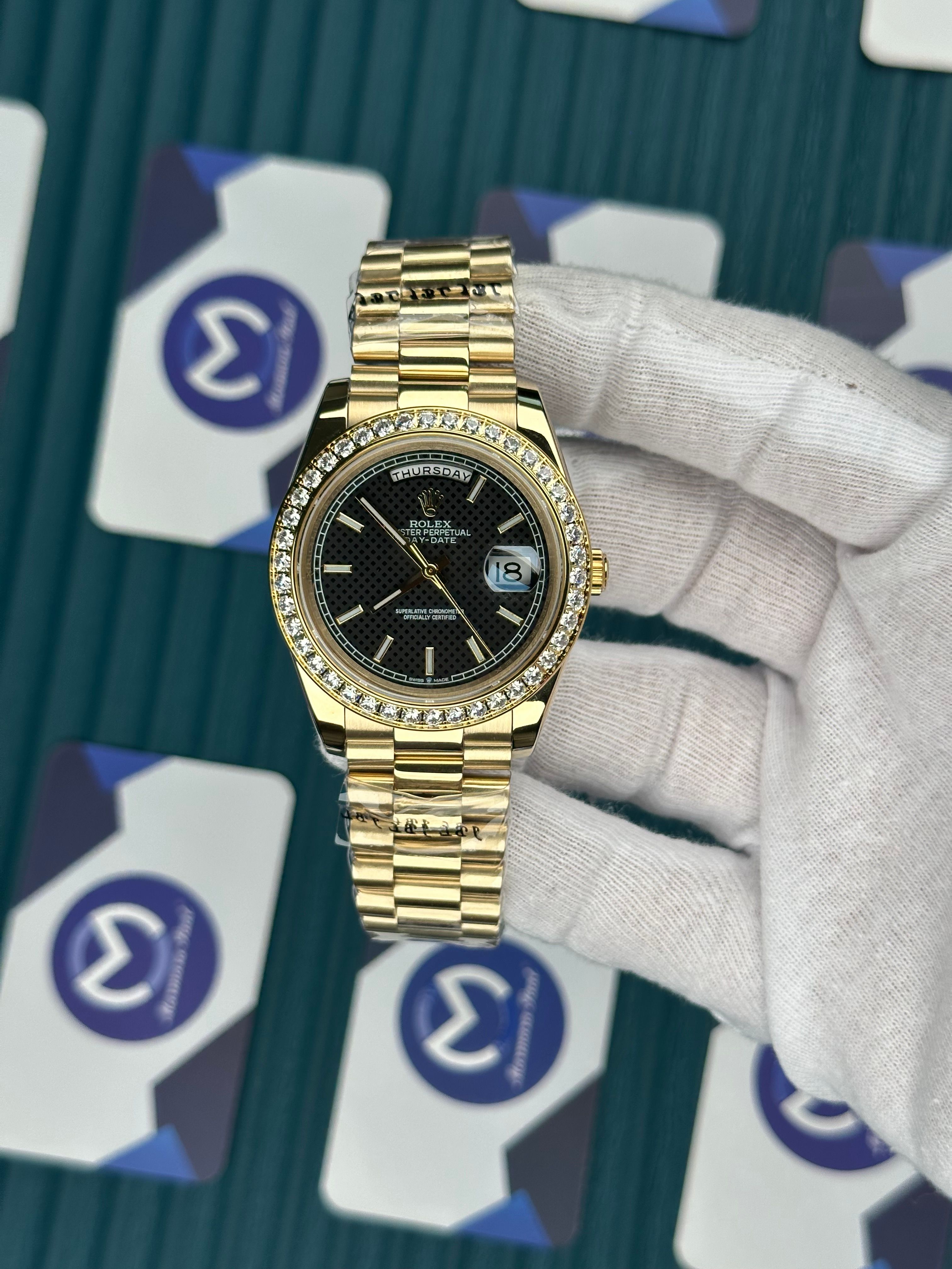 ROLEX DAY-DATE BLACK MOZAIK DIAL DIAMOND BEZEL GOLD PRESIDENT