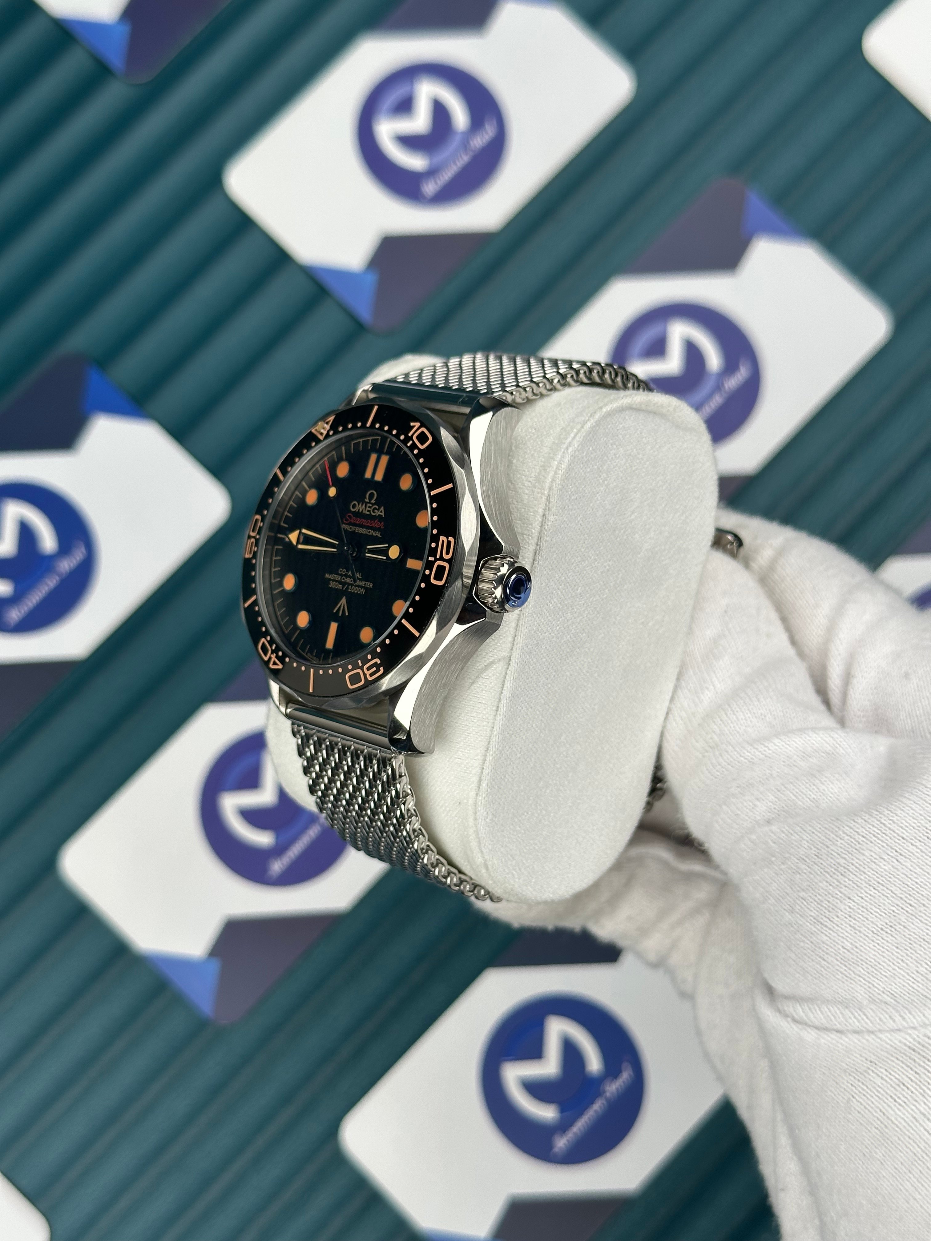 Omega Seamaster Diver James Bond 007 Siyah Kadran Gümüş Hasır Kordon