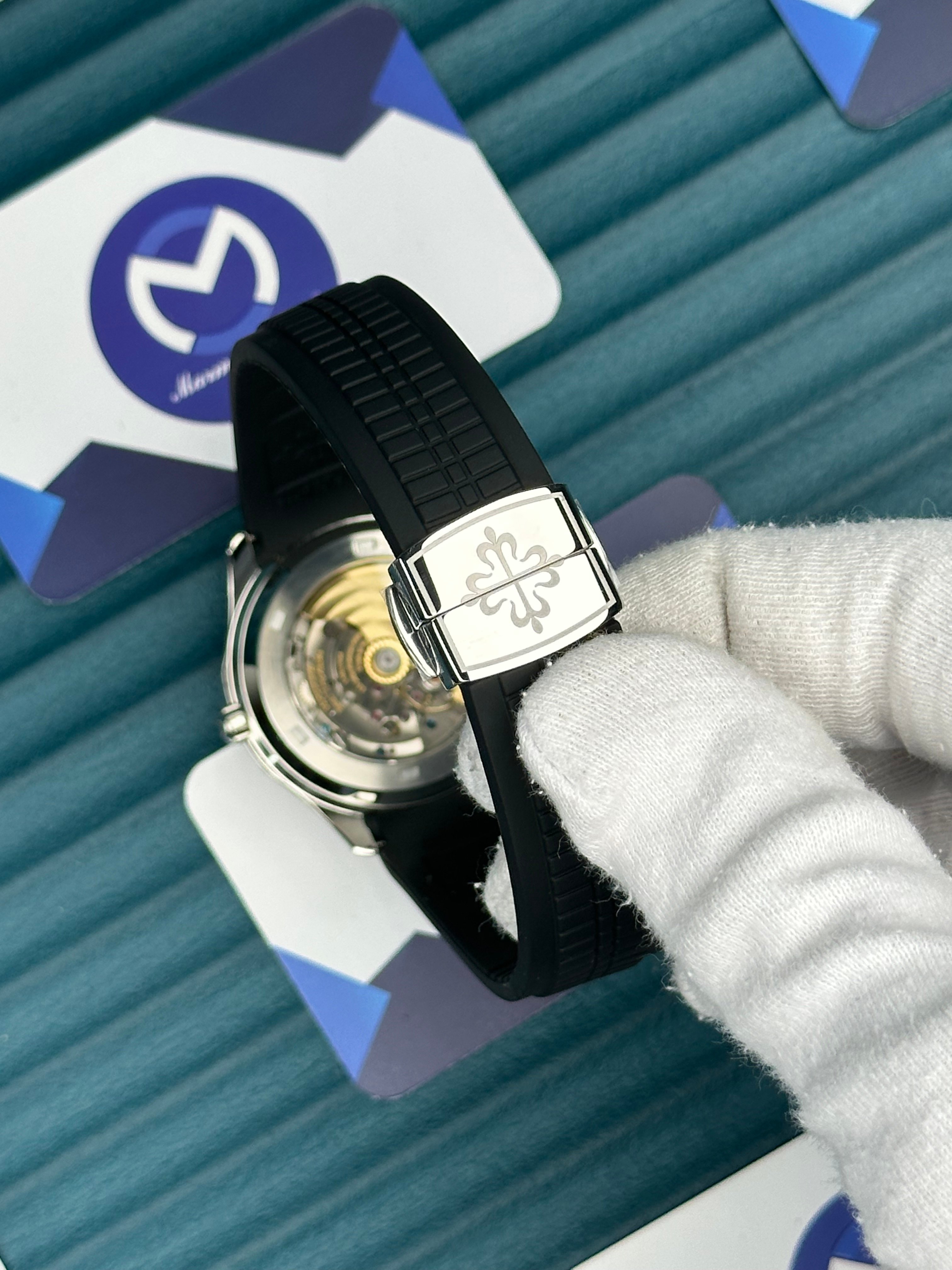 Patek Philippe Aquanaut Siyah Kordon Gri Kadran Gümüş Kasa