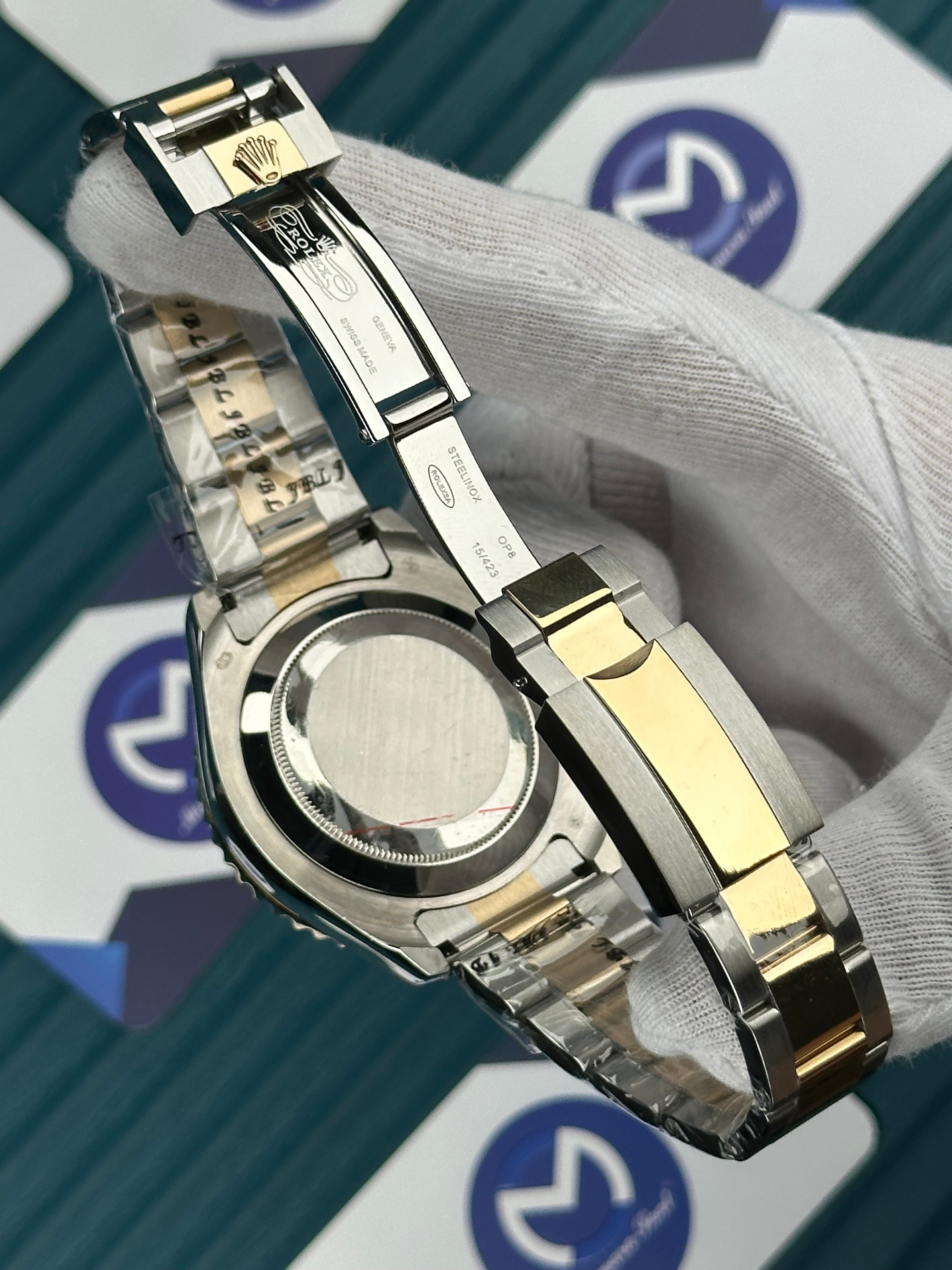 ROLEX YACHT-MASTER WHITE BLUE DIAL GOLD-SILVER OYSTER