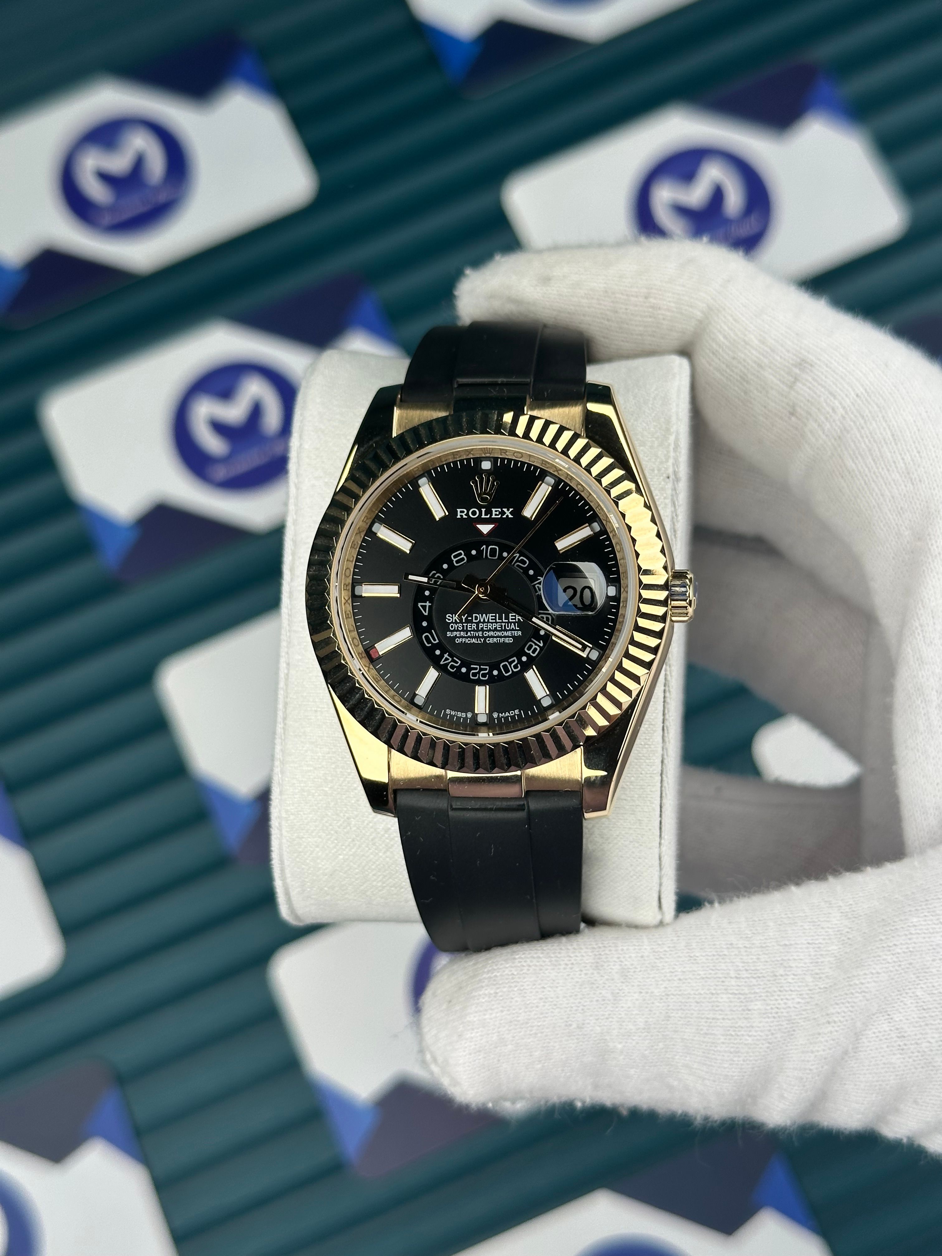 Rolex Sky Dweller Gold Kasa Siyah Kadran Oysterflex