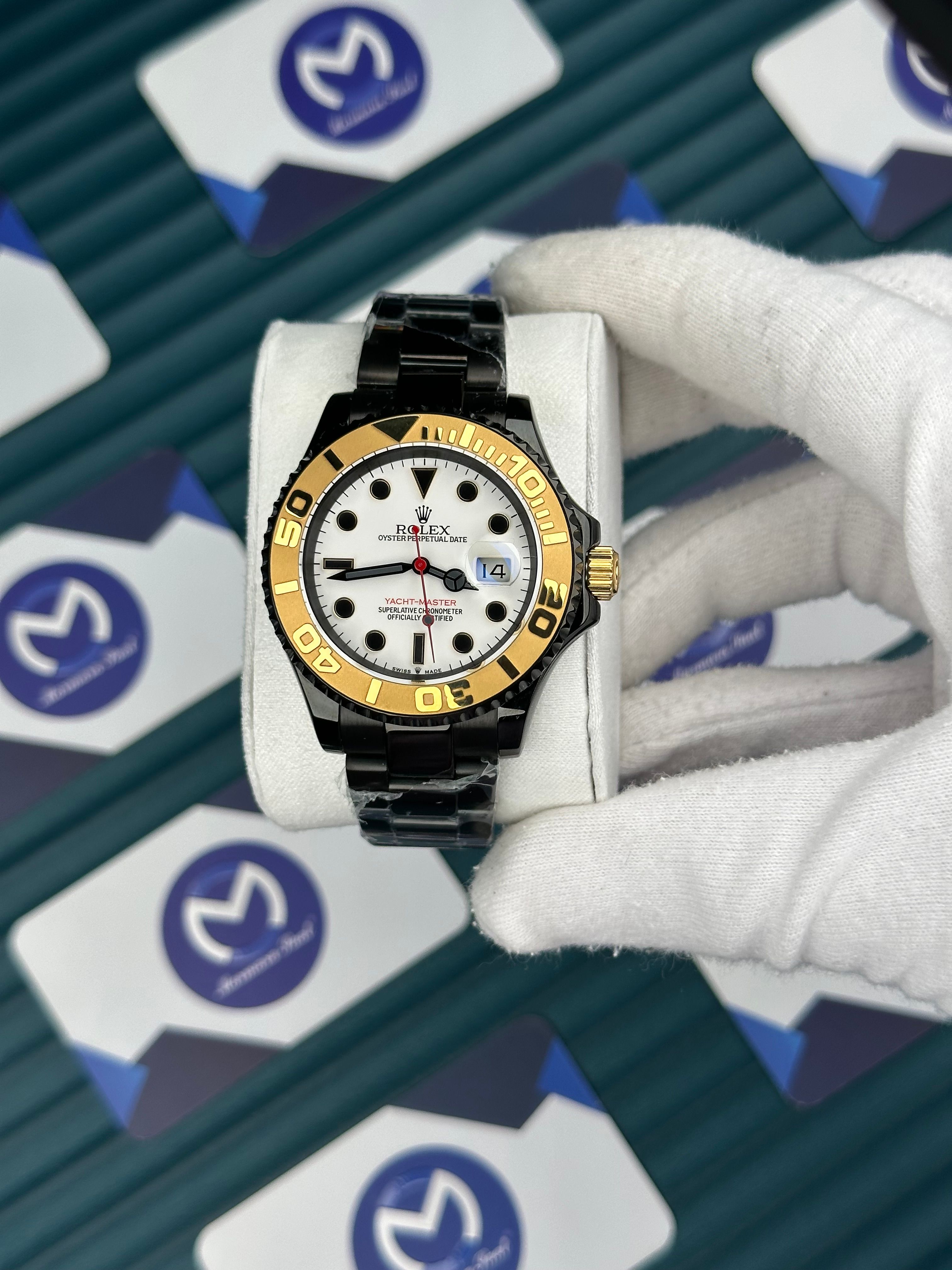 Rolex Yatch Master Siyah Kordon Gold Bezel Beyaz Kadran