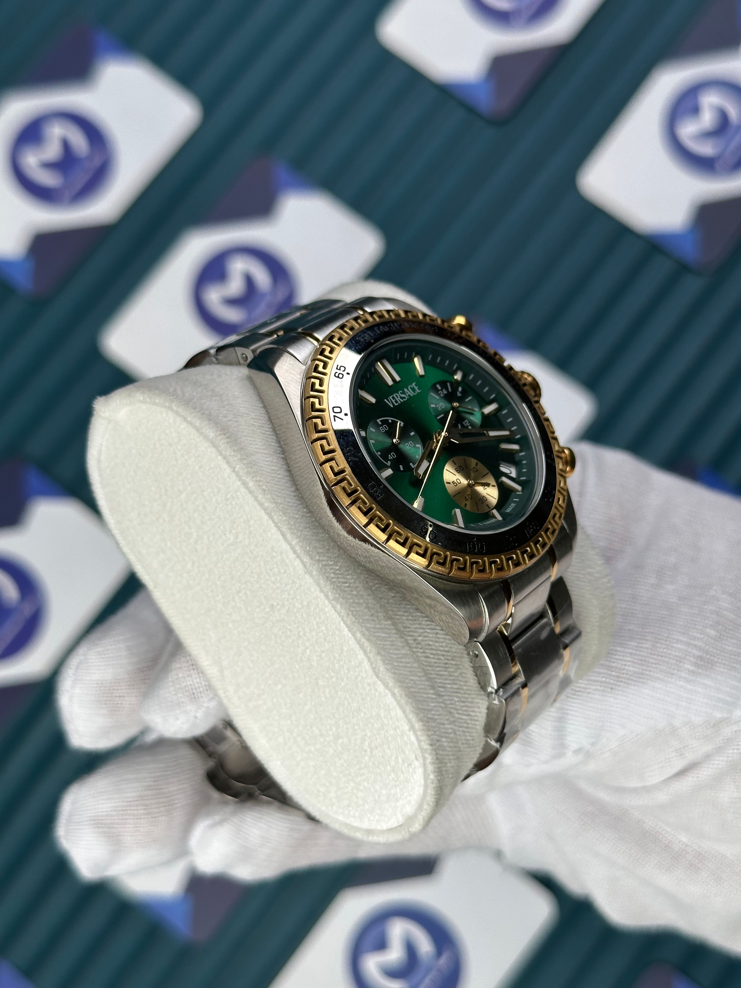 VERSACE GREEN DIAL GOLD DETAILS CHRONOMOMETER GOLD BEZEL GOLD-SILVER NEW SEASON