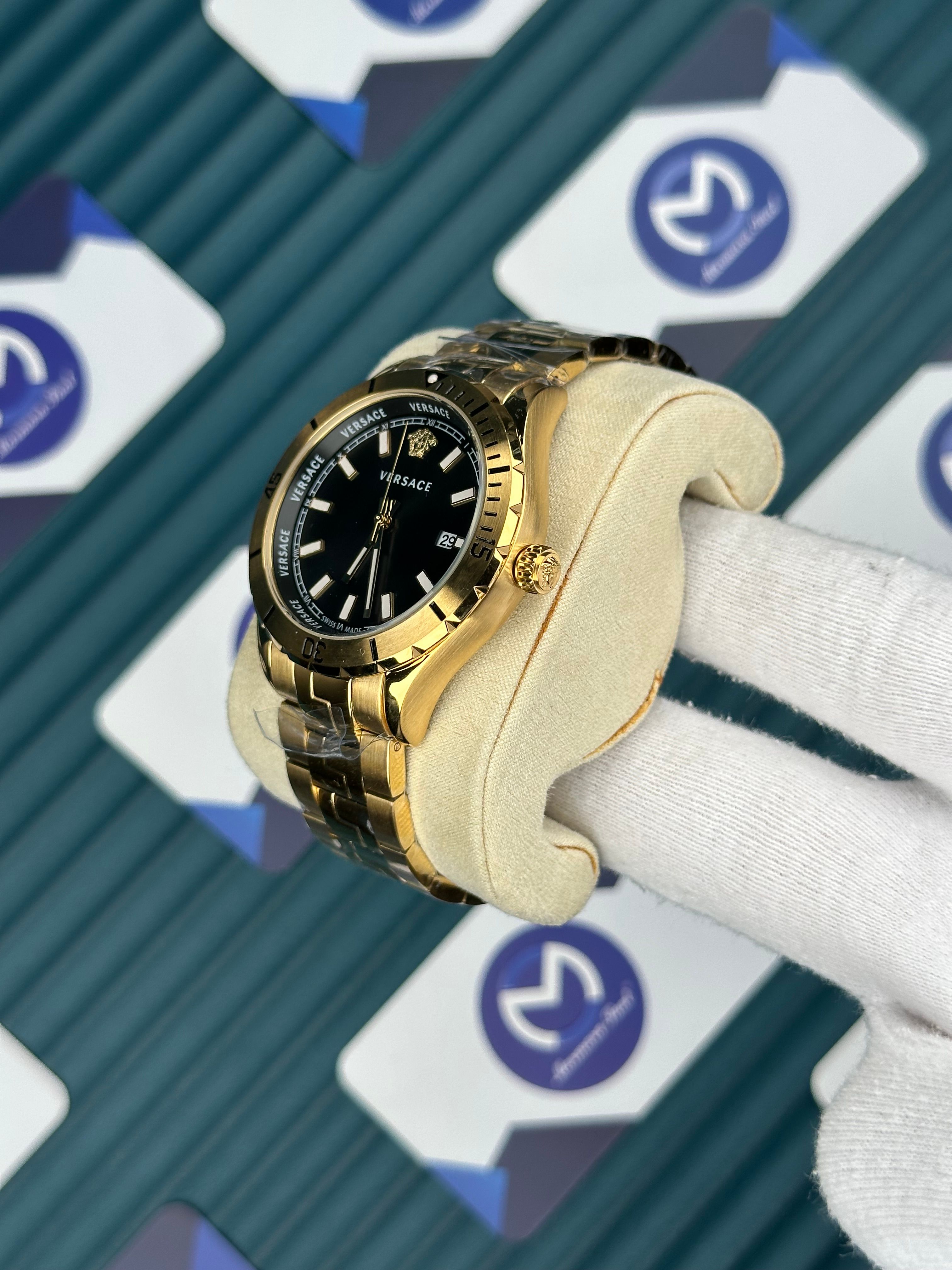 Versace Gold Kordon Siyah Yazılı Kadran