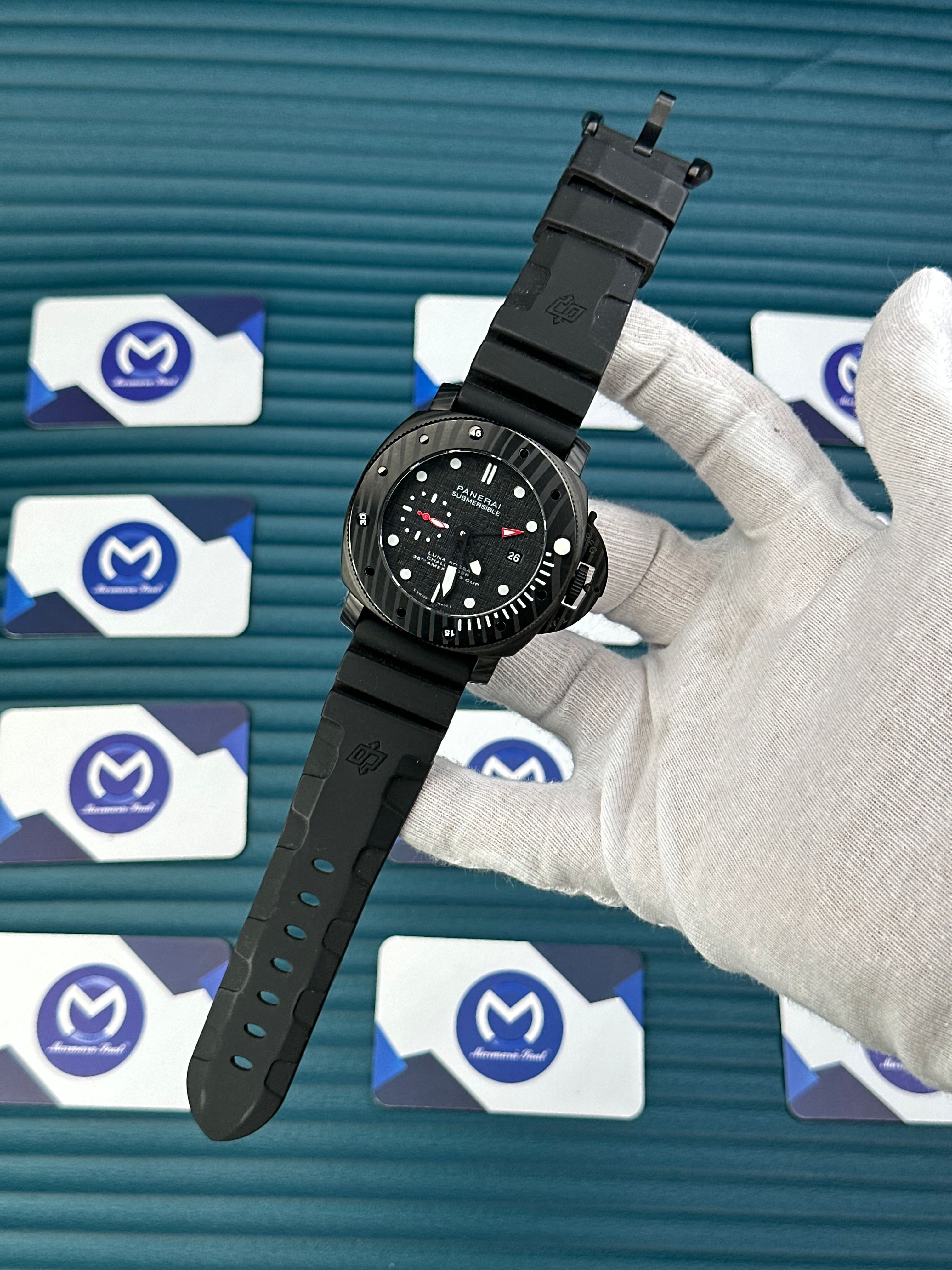 LUMINOR PANERAI CARBON CASE BLACK DIAL AND RUBBER