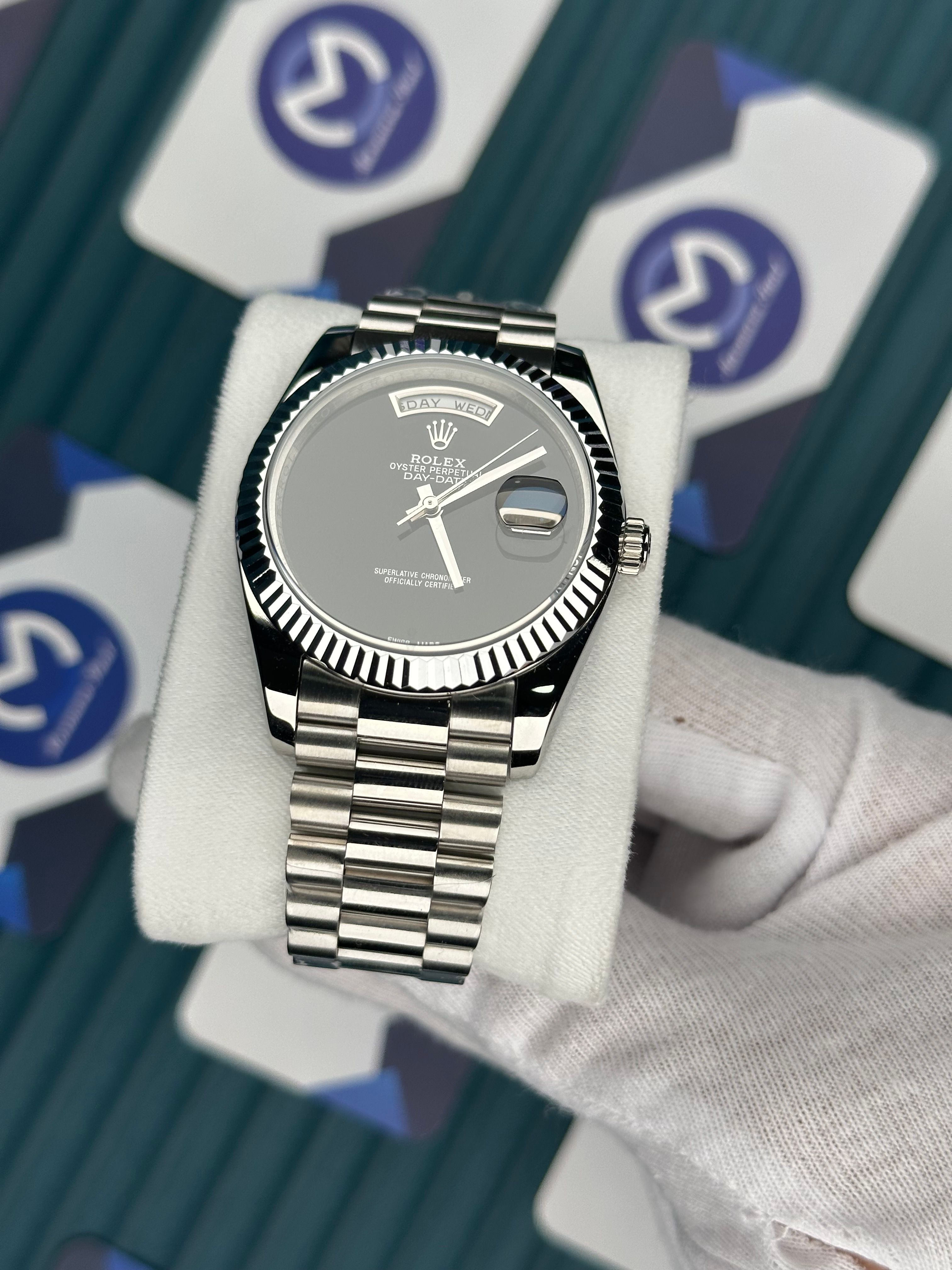 ROLEX DAY-DATE BLACK DIAL NO INDEX SILVER PRESIDENT