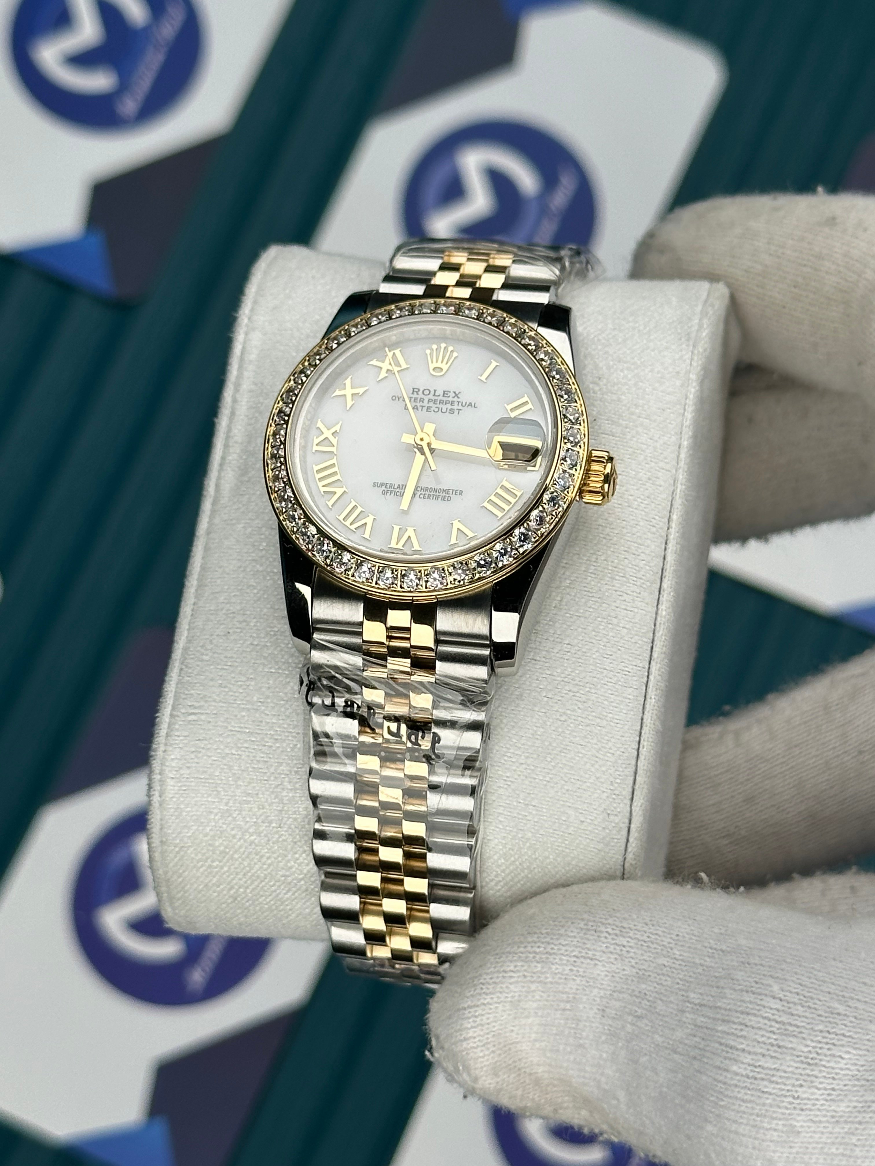 ROLEX 31 SEDEFLİ BEYAZ KADRAN ROMA INDEX PIRLANTA BEZEL GOLD-SILVER JUBILEE