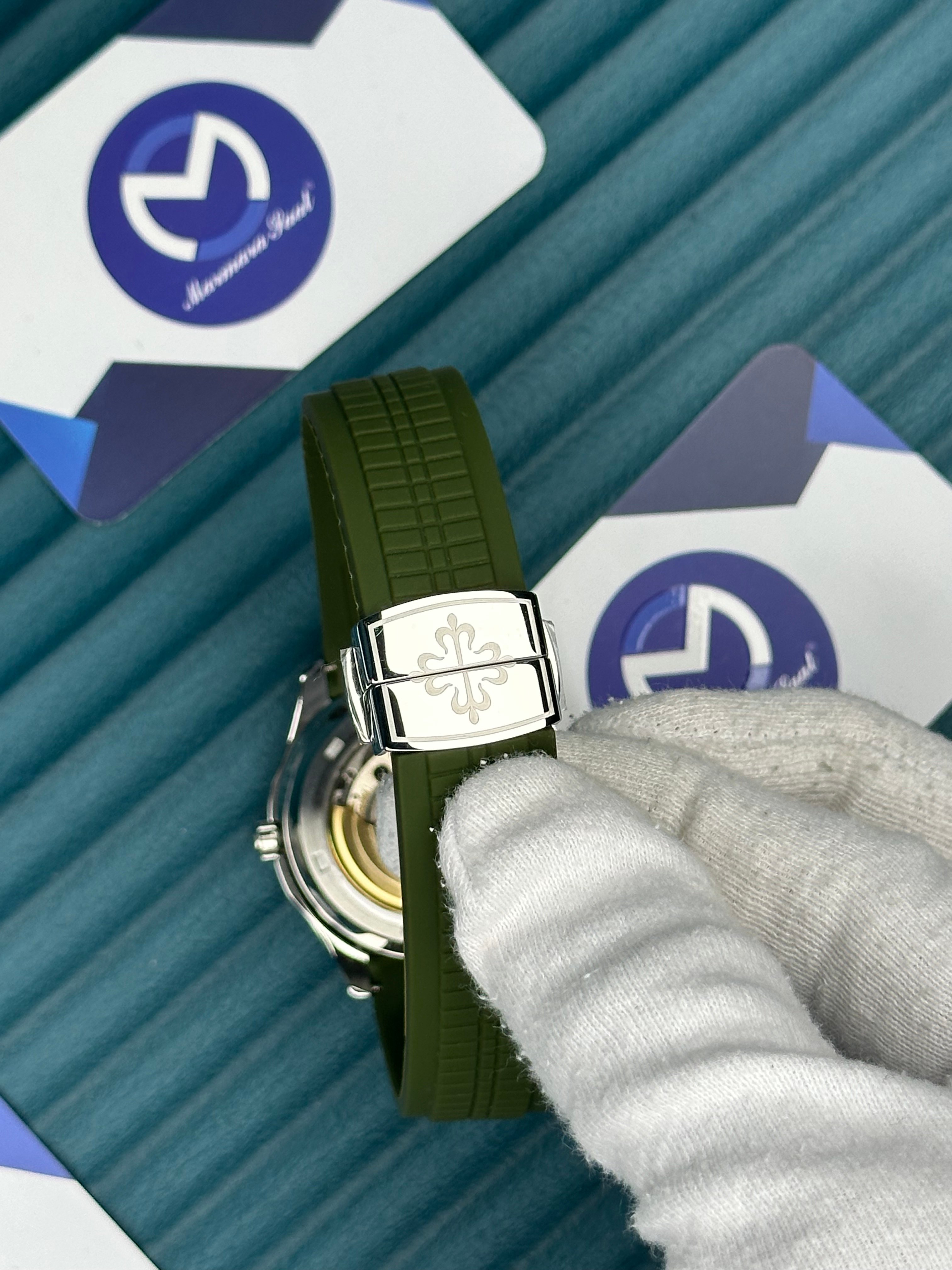 Patek Philippe Aquanaut Yeşil Kauçuk Kordon Gri Kadran Gümüş Kasa