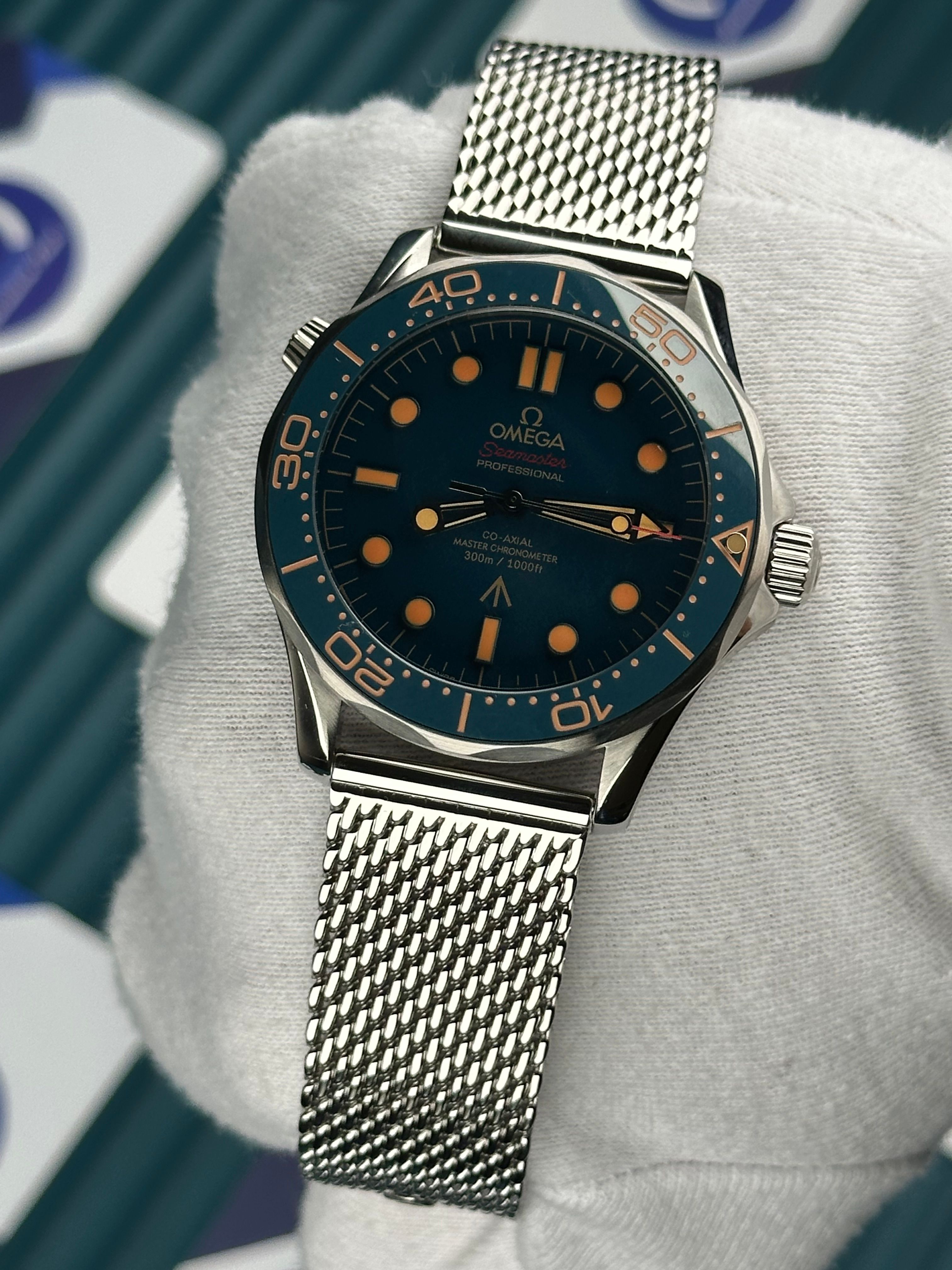 Omega Seamaster Diver 300m James Bond 007 Siyah