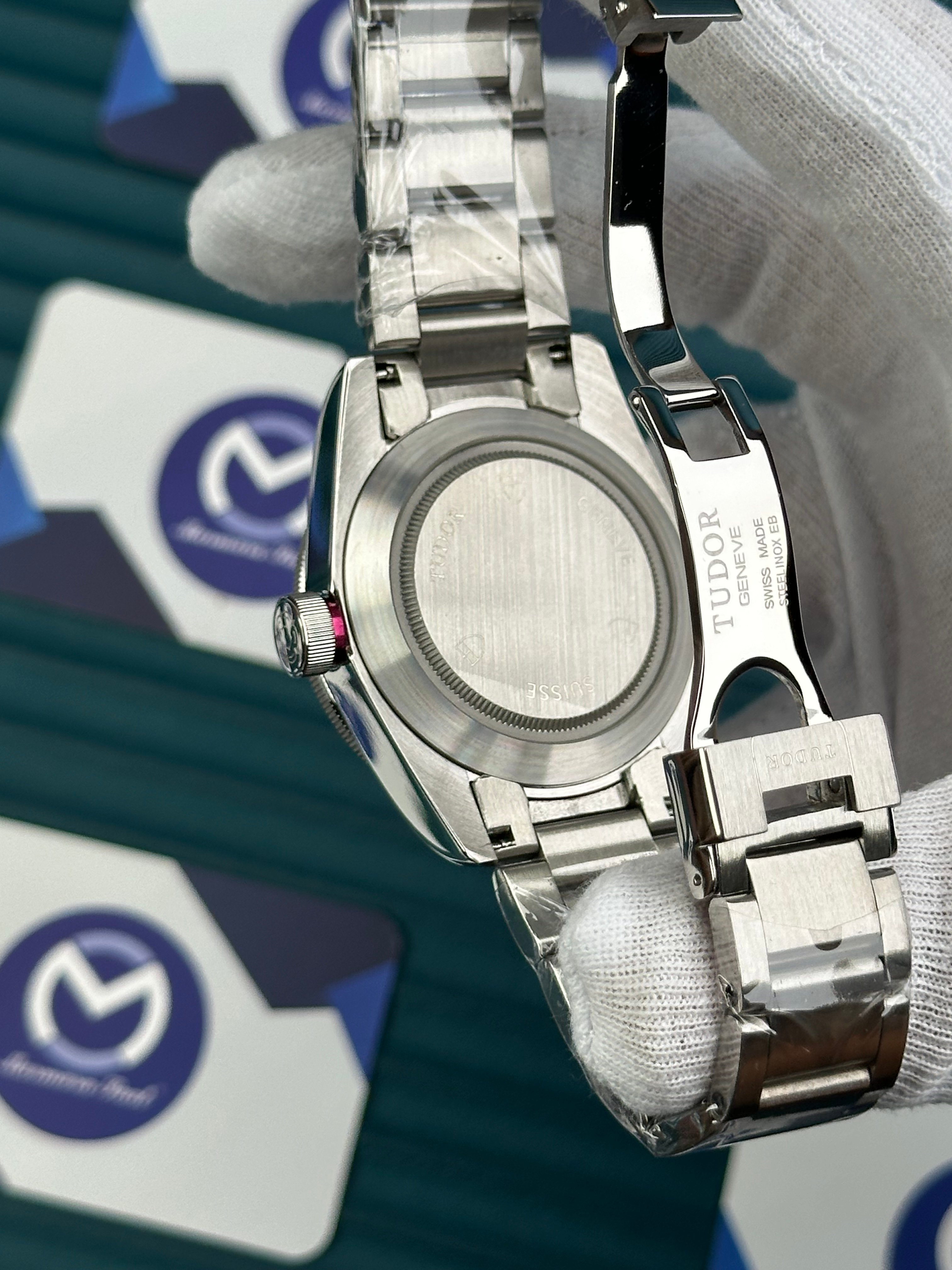 TUDOR BLACK DIAL PURPPLE BEZEL SILVER CORD