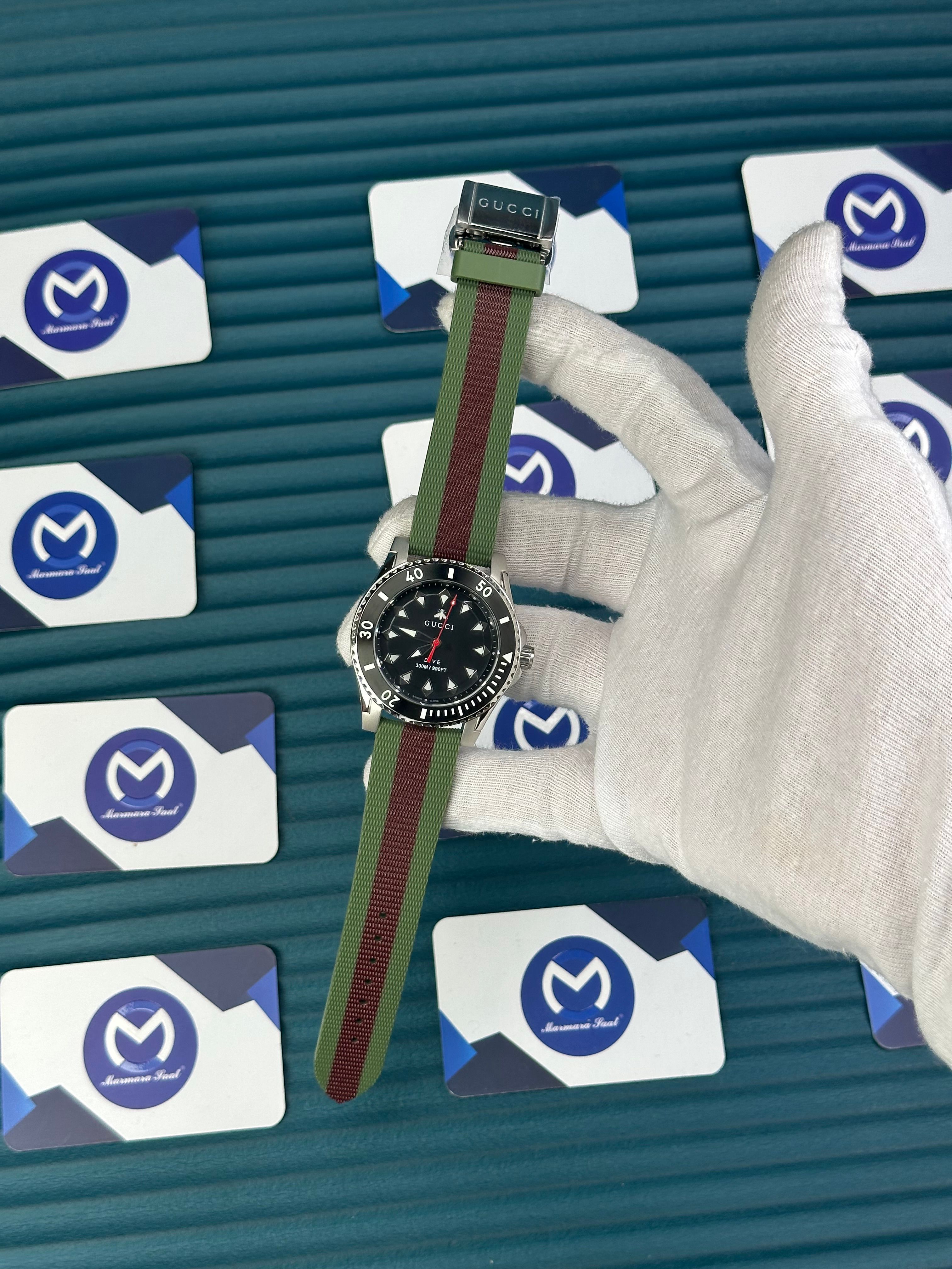GUCCI BLACK DIAL GREEN RED LINE CANVAS CORD