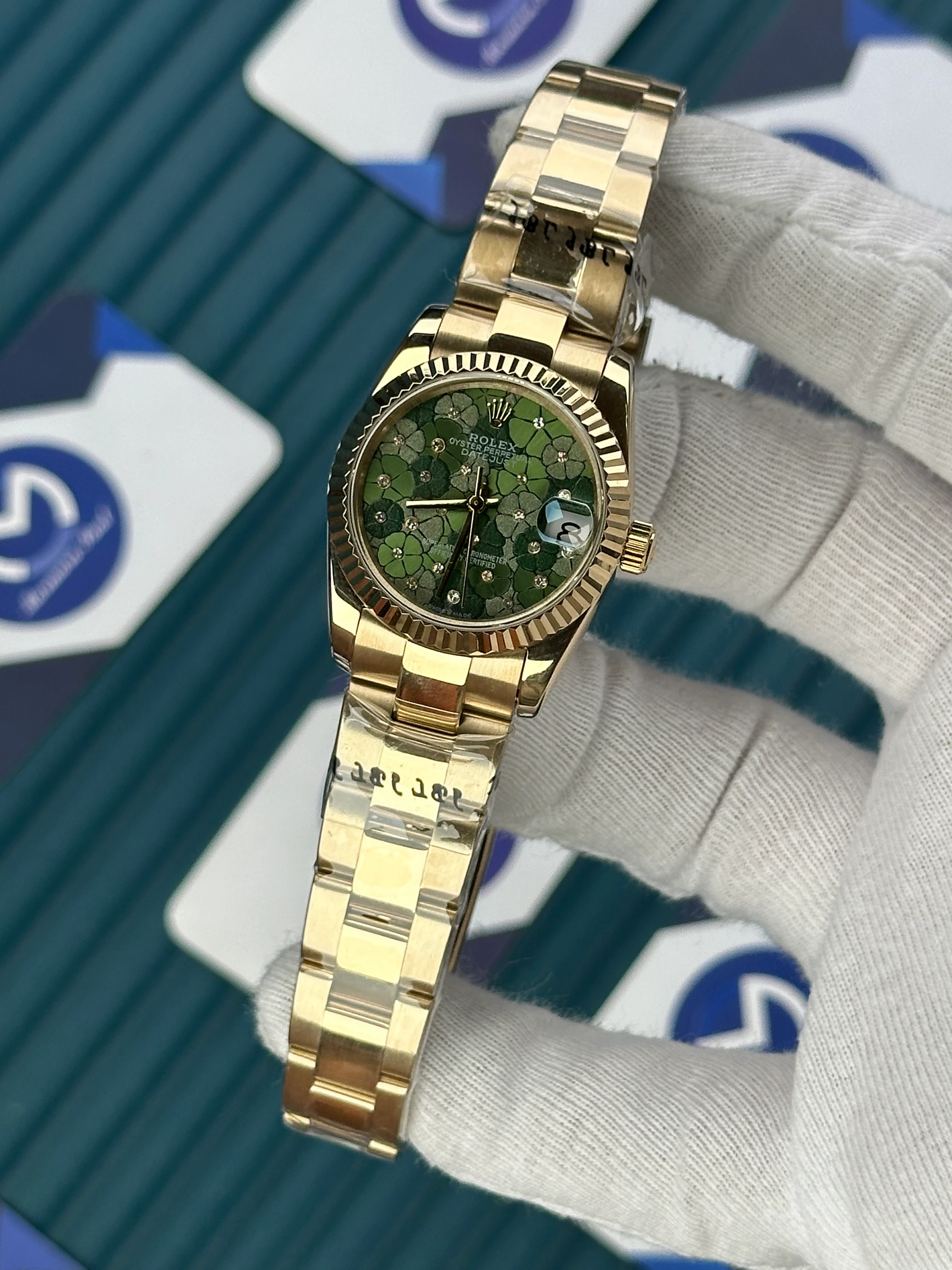 ROLEX 31 MM DATEJUST GREEN DIAMOND DIAL GOLD OYSTER 