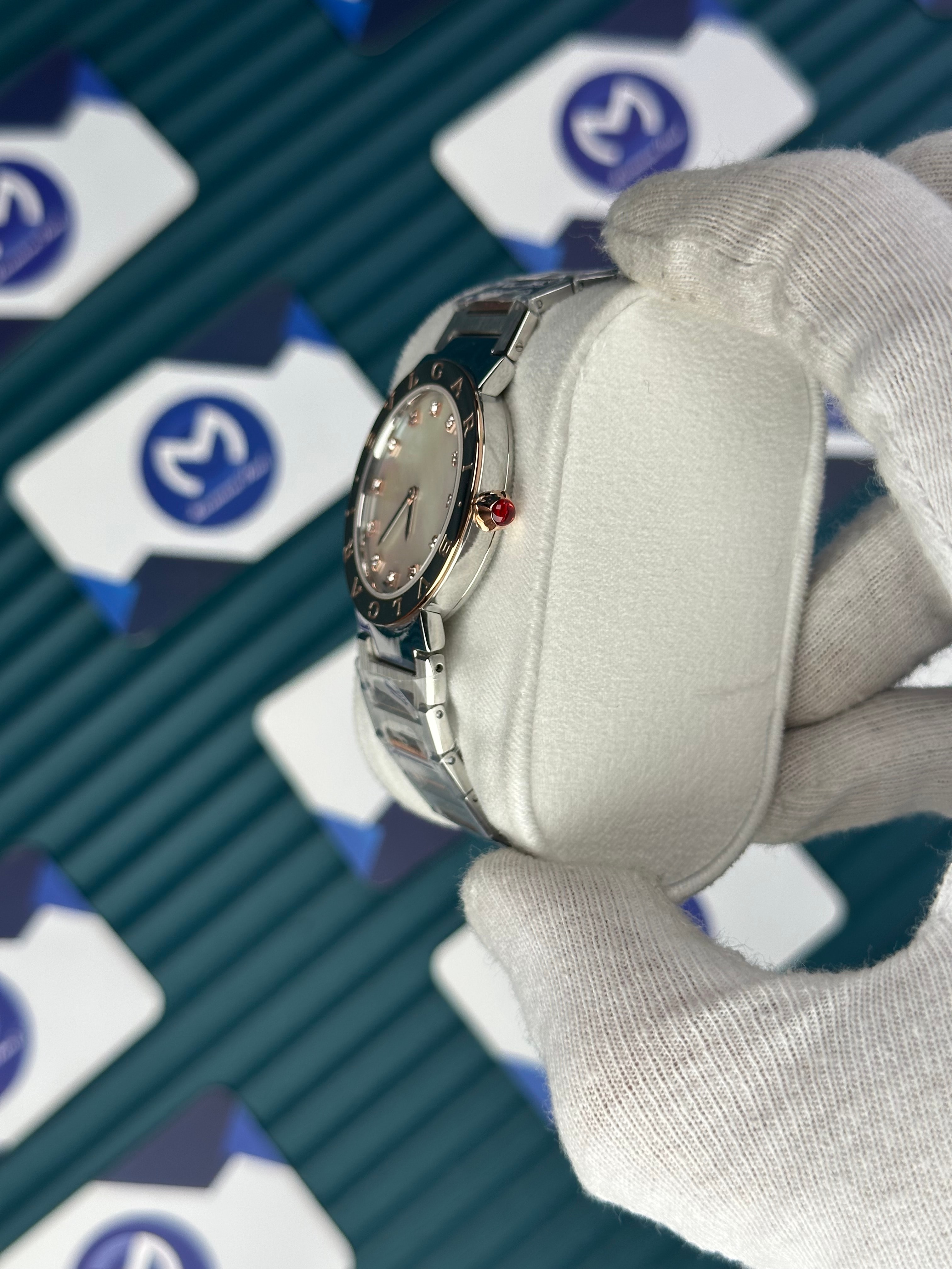 BVLGARI PEARLESCENT WHITE DIAL GOLD BEZEL DIAMOND INDEX GOLD-SILVER CORD