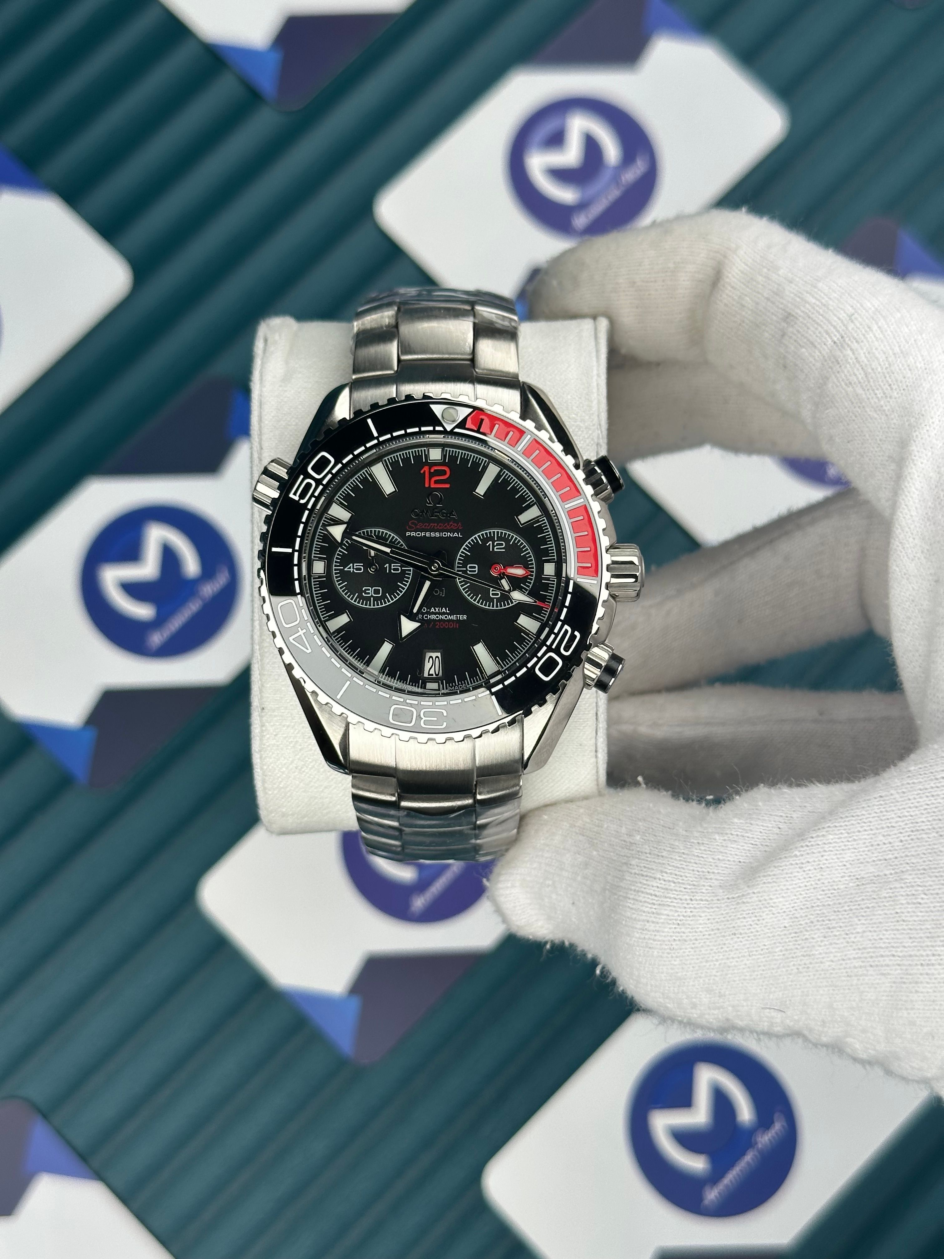 Omega Seamaster Planet Ocean Kırmızı Siyah Bezel Siyah Kadran 