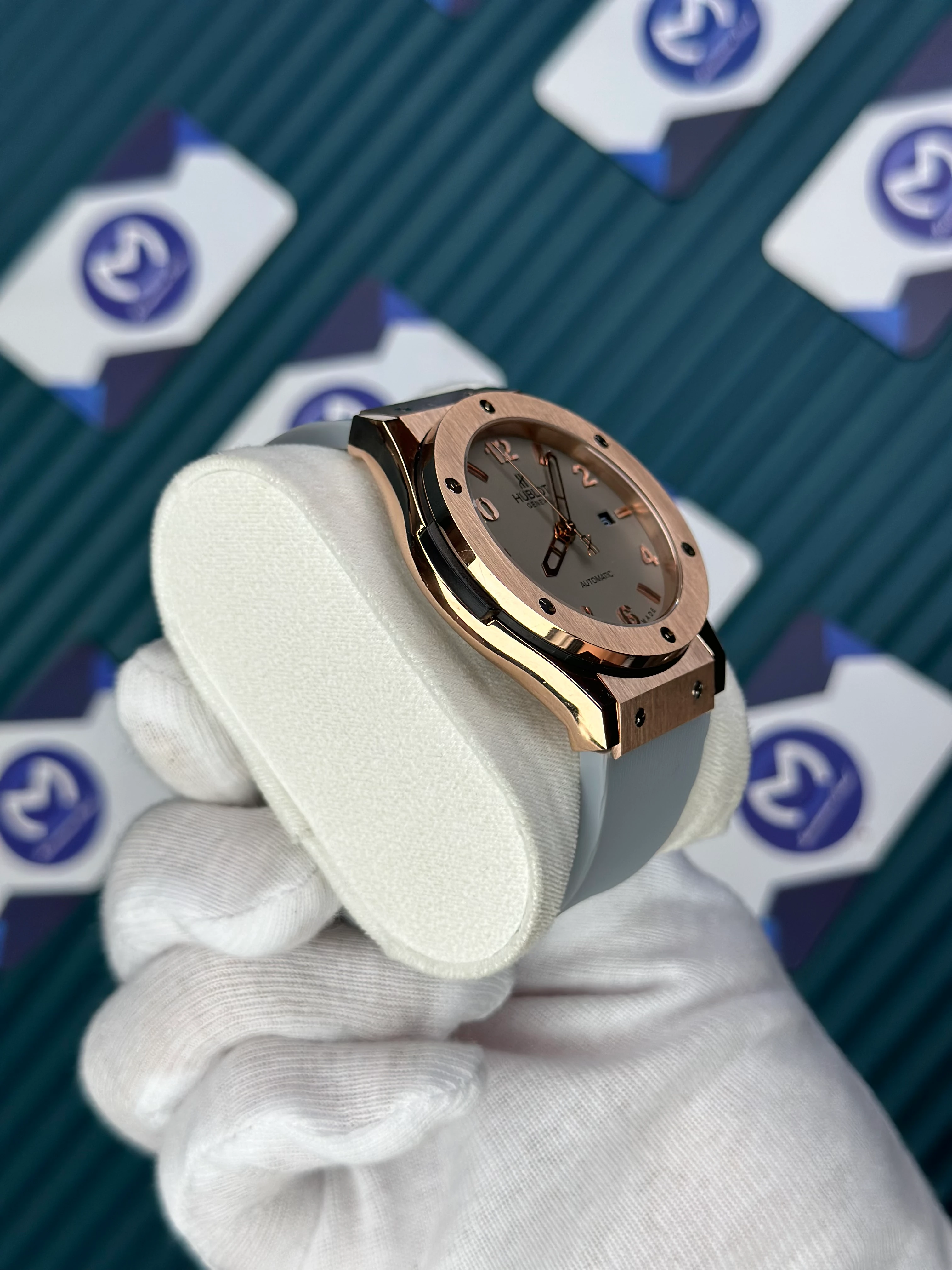 HUBLOT GENEVE AUTOMATIC VENDOME CREAM DIAL ROSE CASE GREY RUBBER CORD 