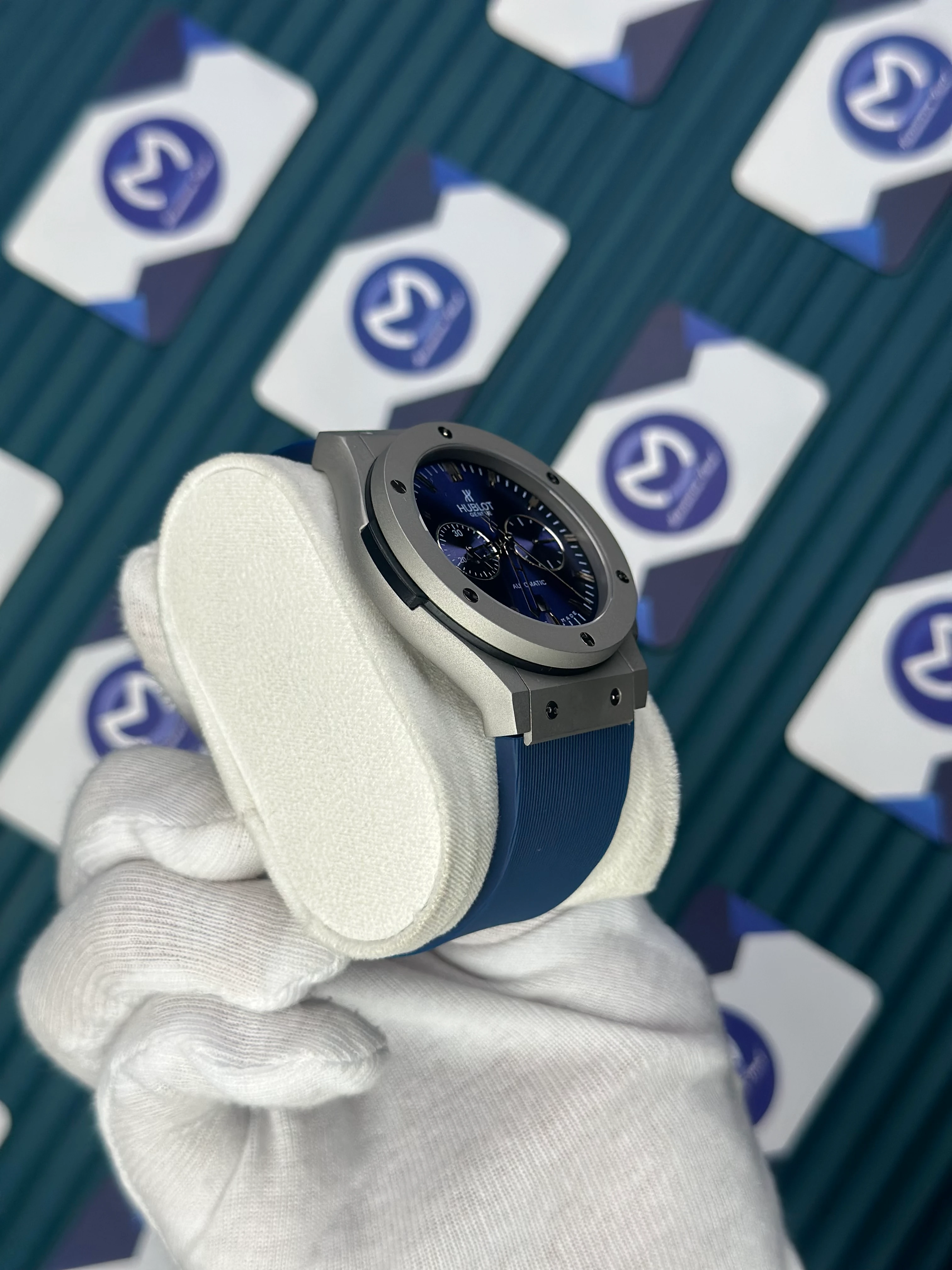 HUBLOT AUTOMATIC CHRONOGRAPH BLUE DIAL GREY CASE BLUE RUBBER 