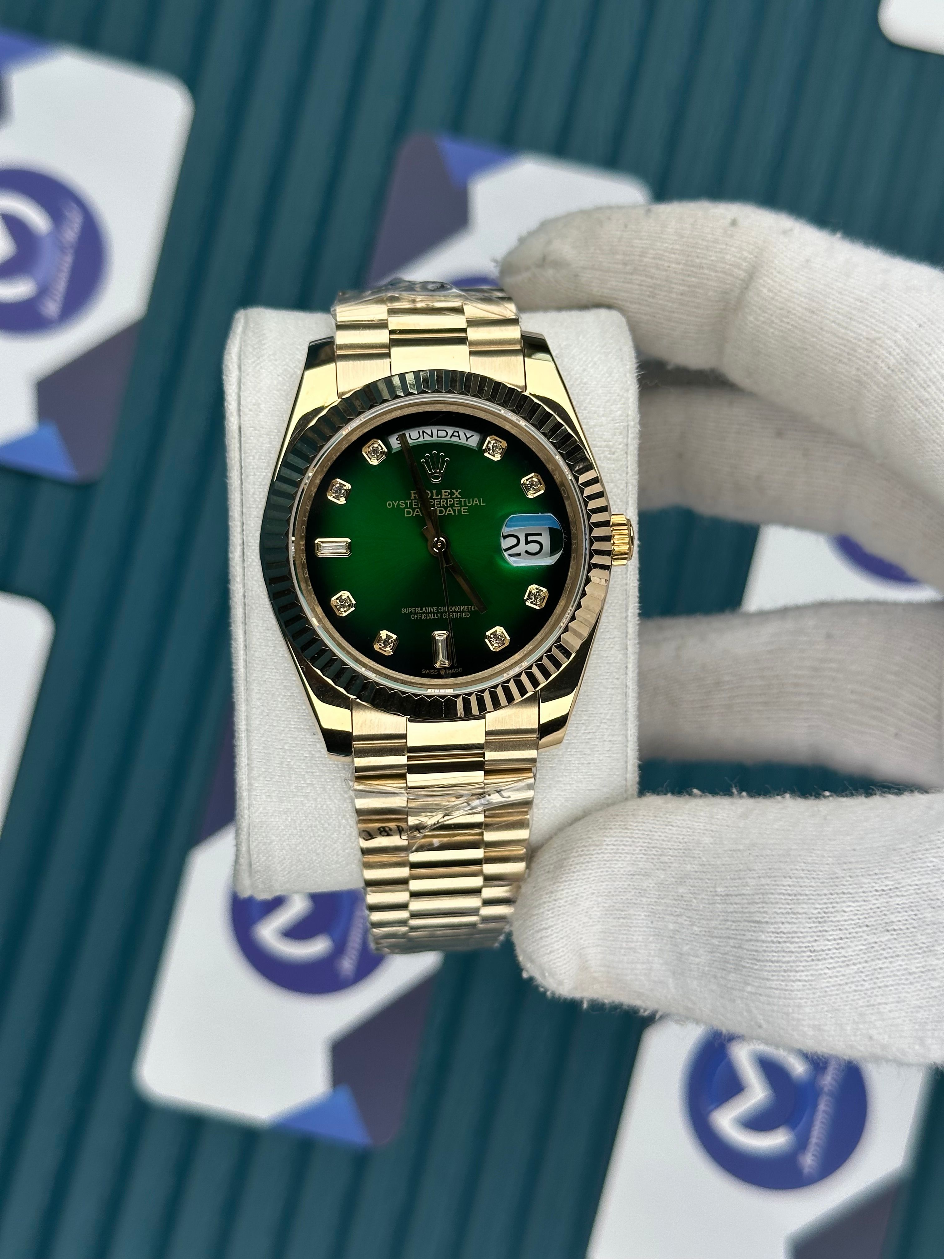 ROLEX DAY-DATE GREEN DIAL DIAMOND INDEX GOLD PRESIDENT