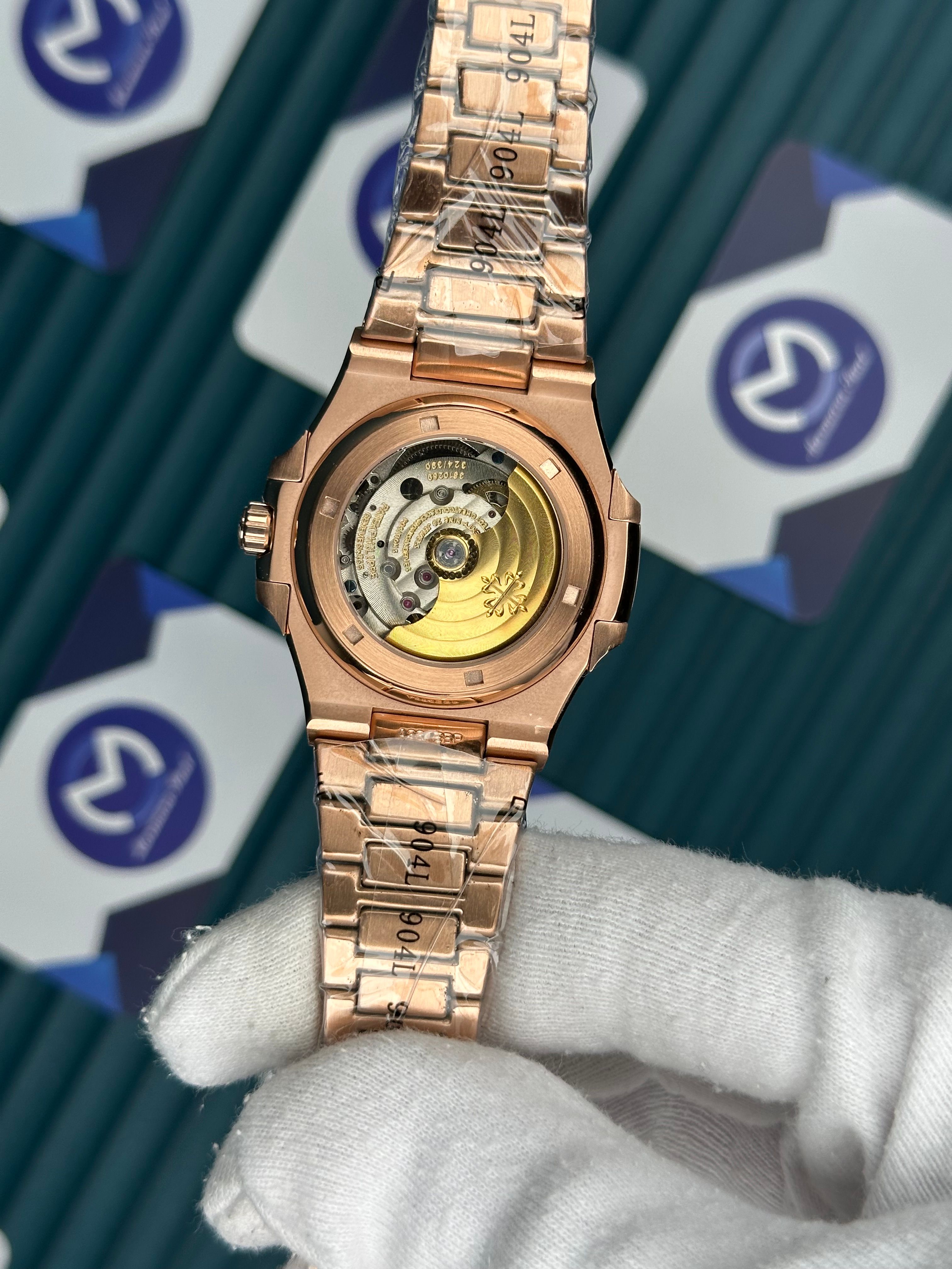 Patek Philippe Rose Gold Nautilus Siyah İskelet