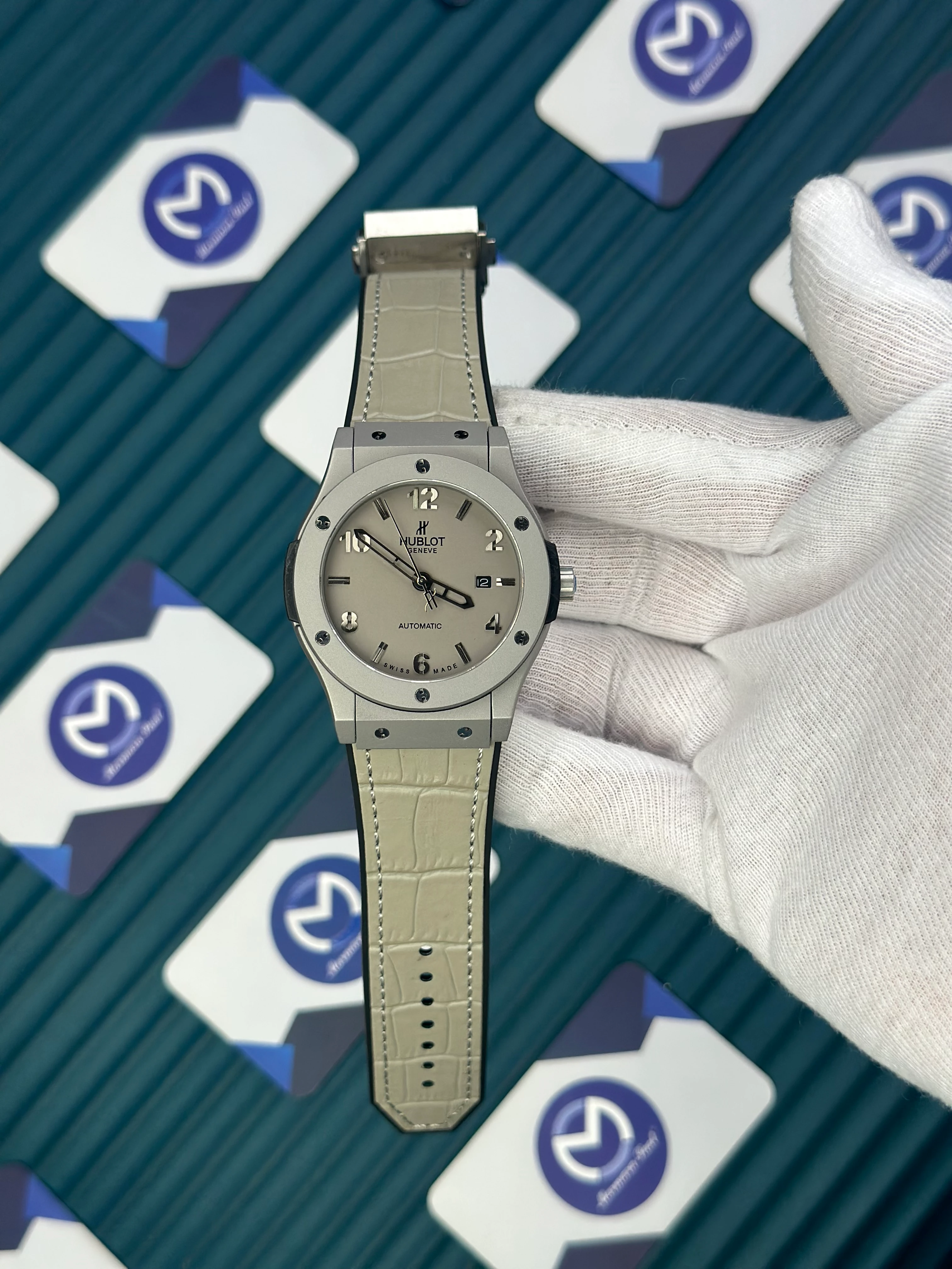 HUBLOT GENEVE AUTOMATIC VENDOME NUMBER INDEX CREAM LEATHER CORD 