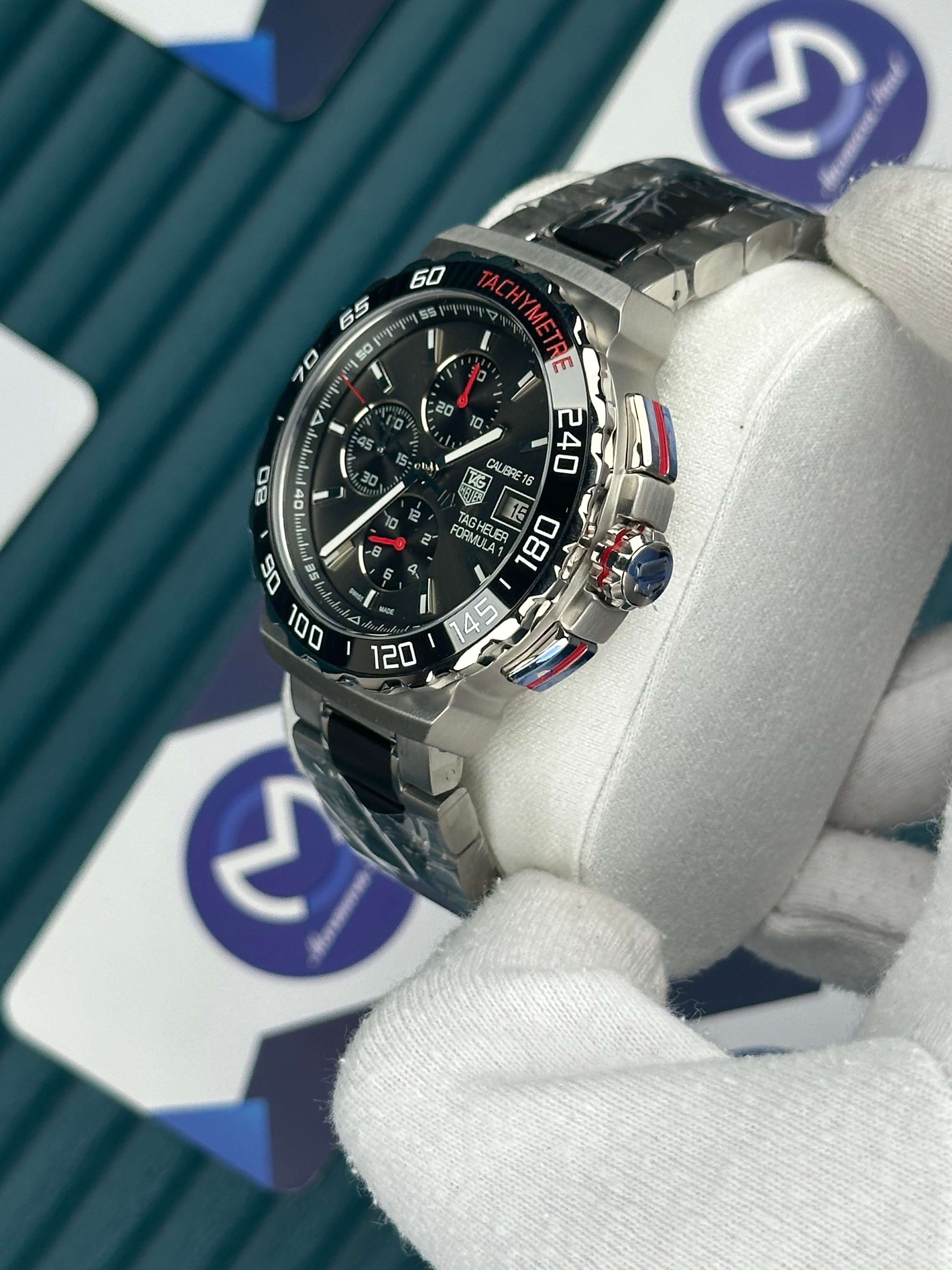 Tagheuer Formula 1 Calibre 16 Tachymetre Gri Kadran 