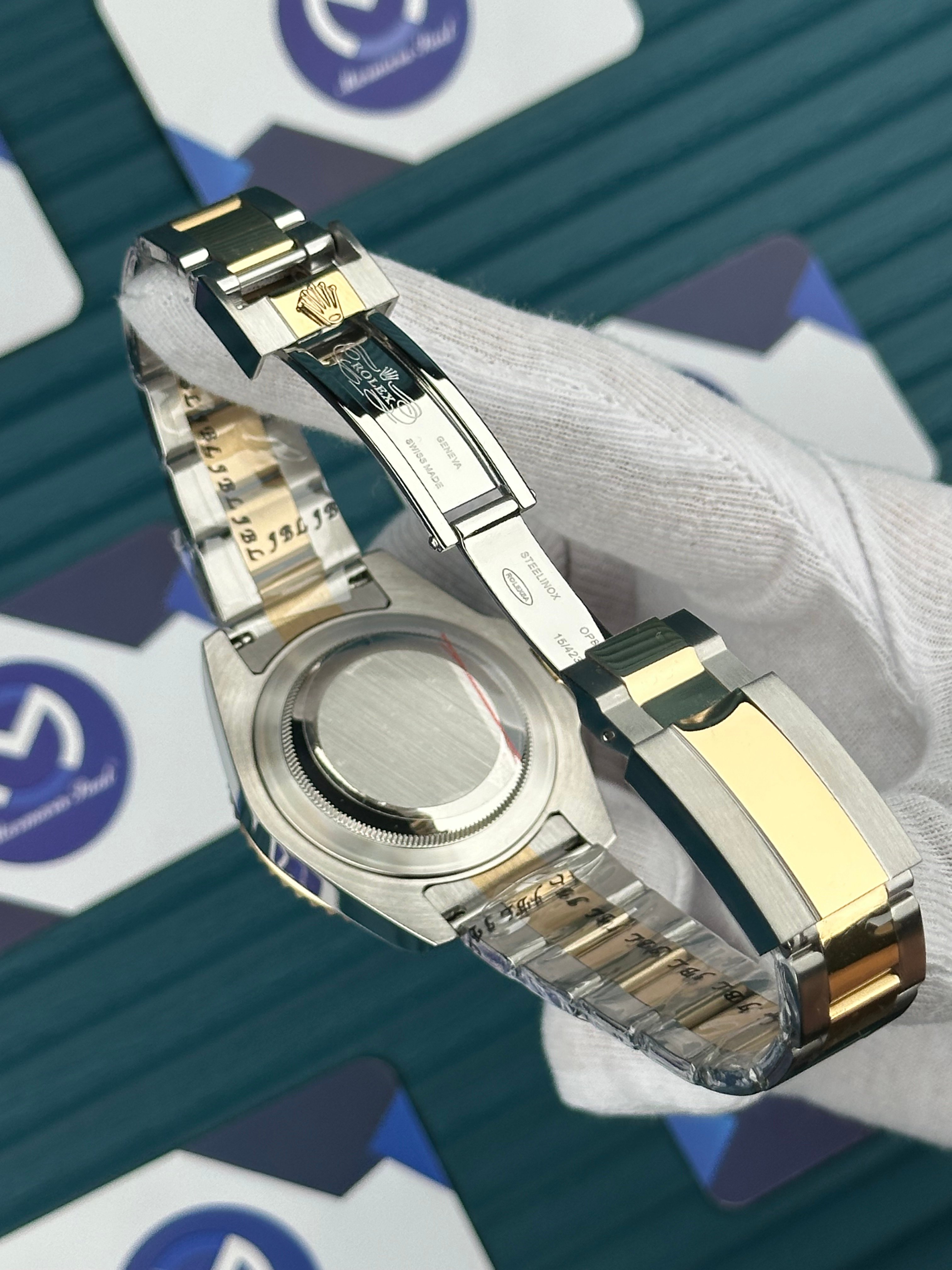 ROLEX SUBMARINER BLACK DIAL GOLD-SILVER OYSTER