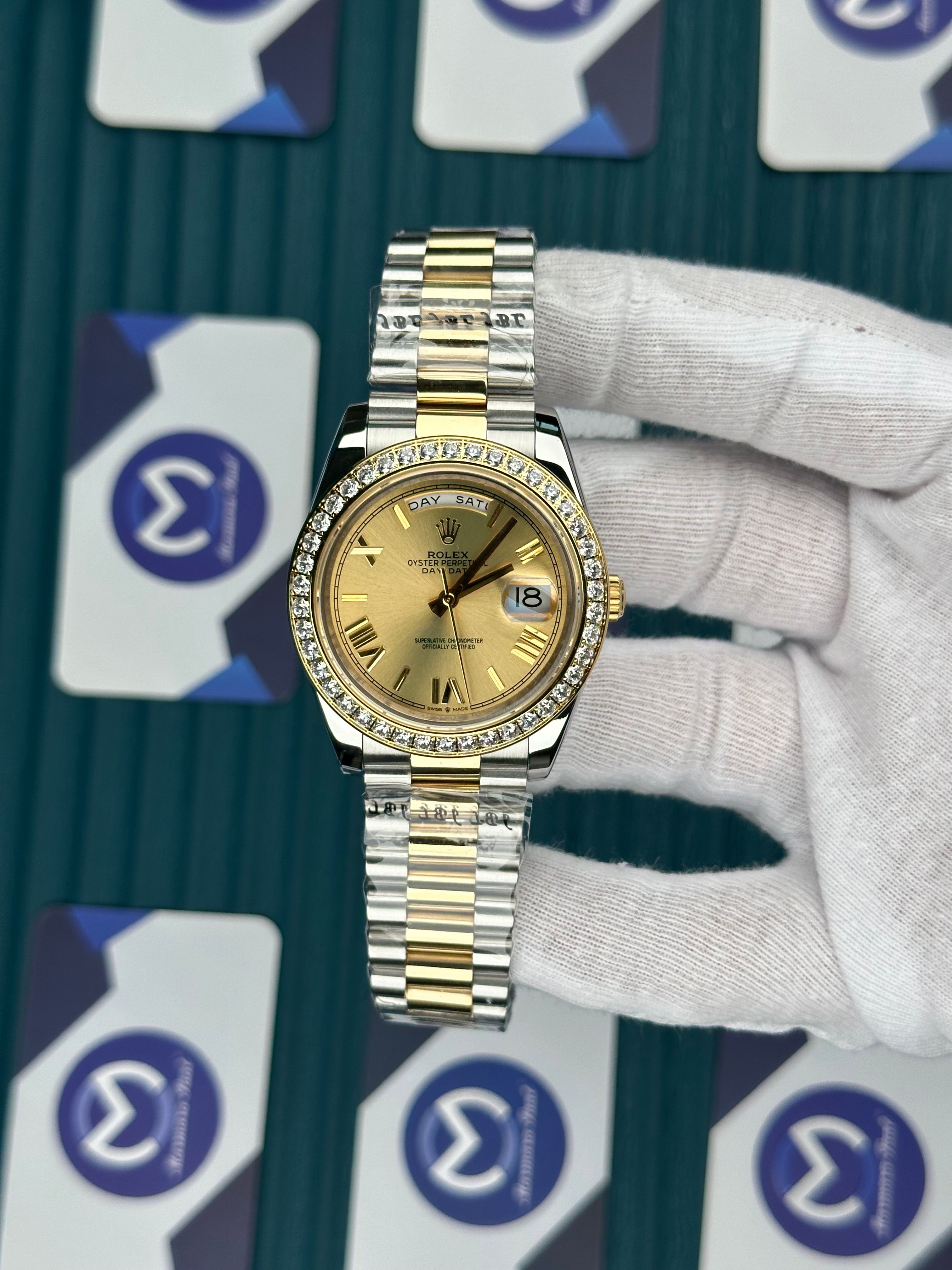 ROLEX DAY-DATE GOLD DIAL ROMA INDEX DIAMOND BEZEL GOLD-SILVER PRESIDENT