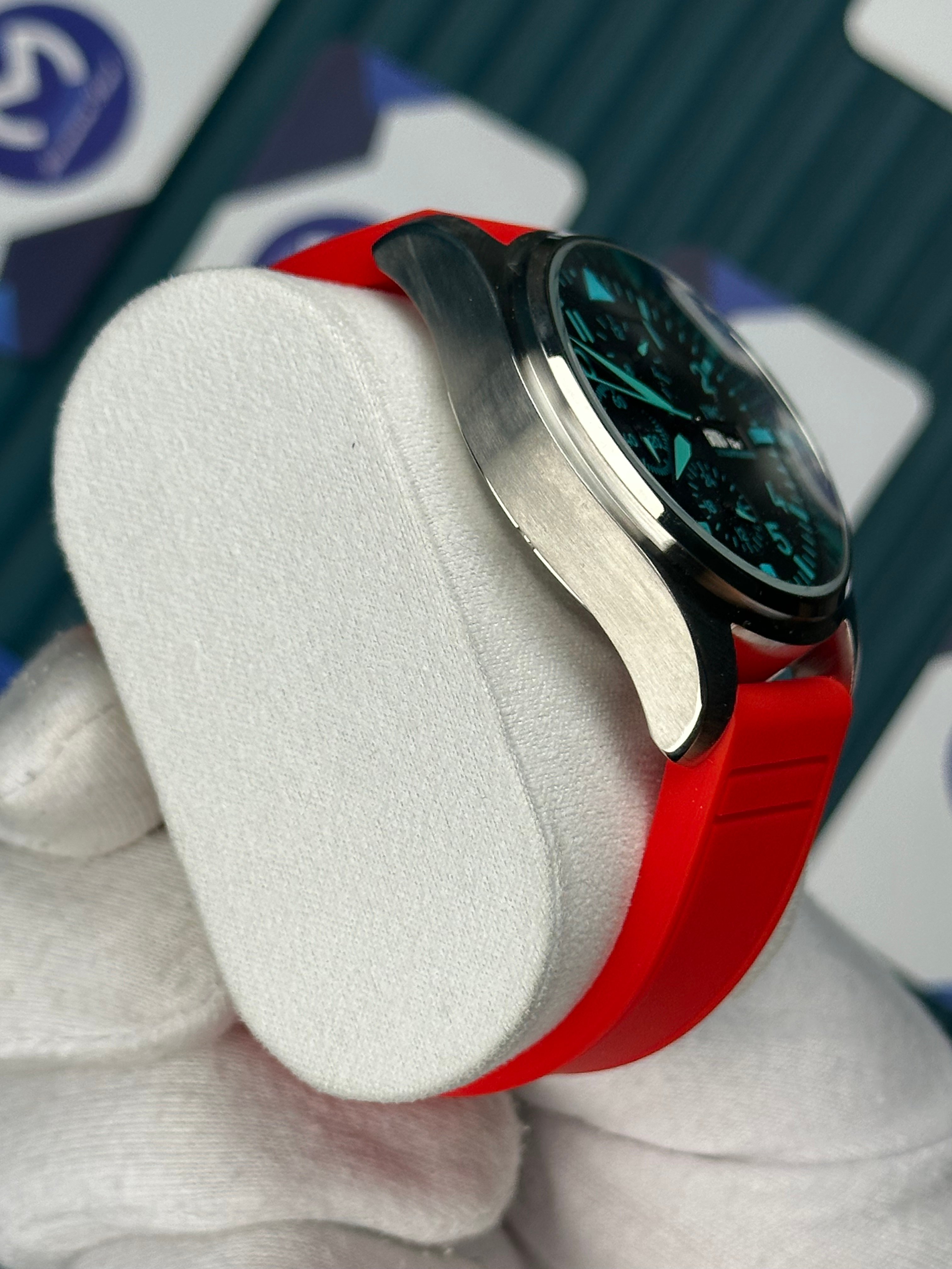 IWC PILOT'S CHRONOGRAPH MERCEDES AMG FORMULA ONE TEAM RED