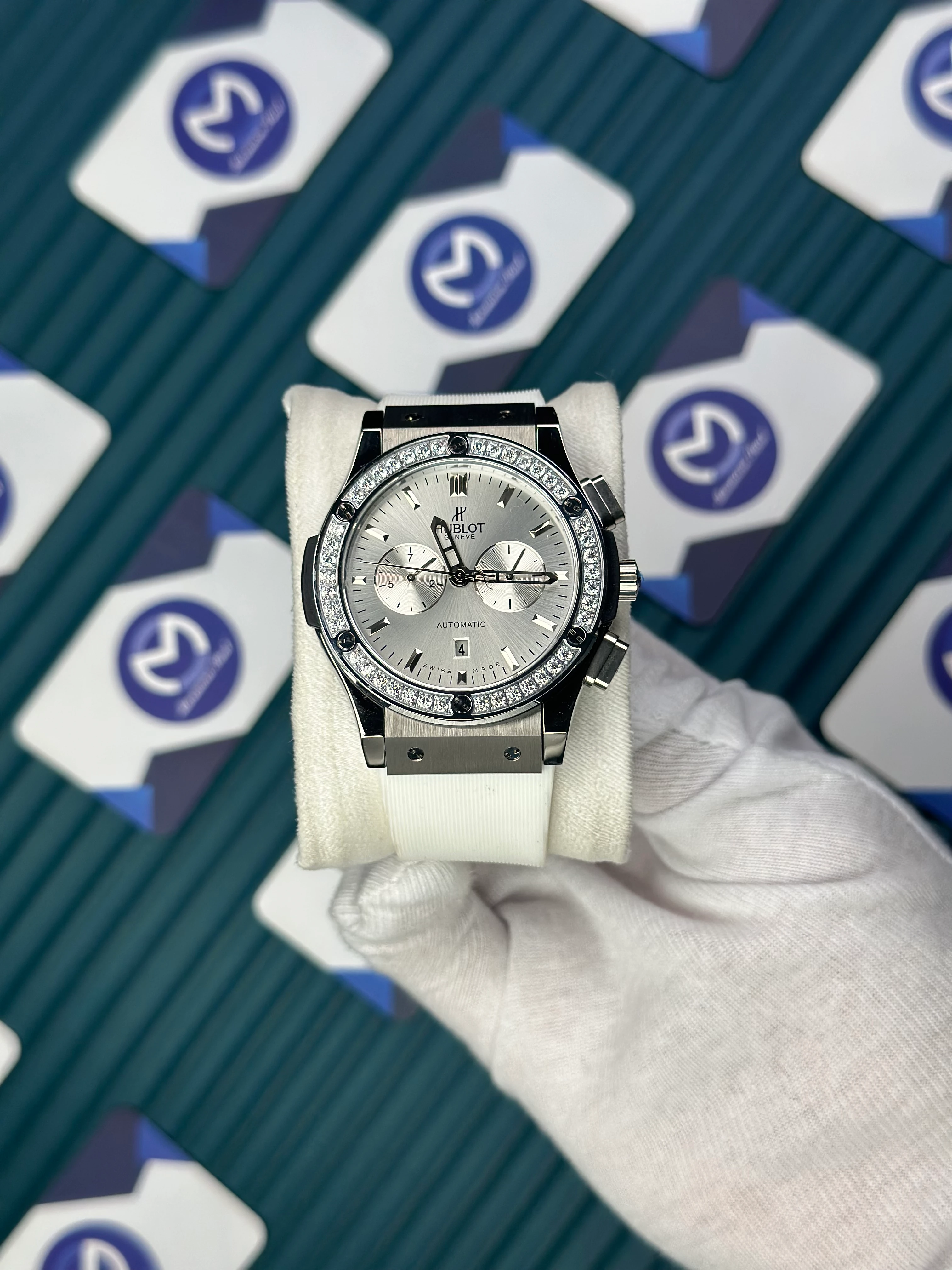 HUBLOT AUTOMATIC WHITE DIAL CHRONOGRAPH DIAMOND BEZEL WHITE RUBBER CORD 