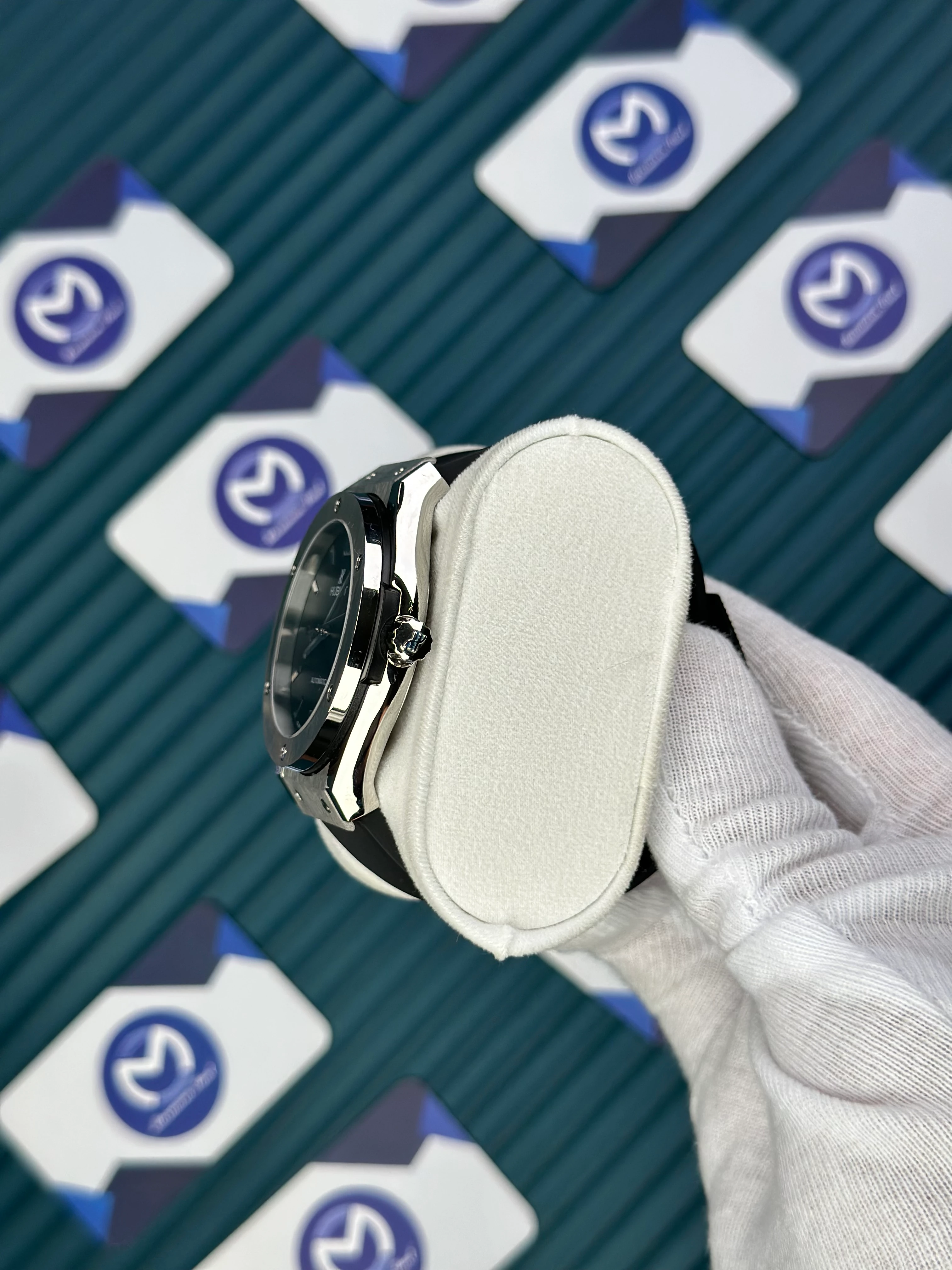 HUBLT GENEVE AUTOMATIC VENDOME BLACK DIAL SILVER CASE BLACK RUBBER CORD 