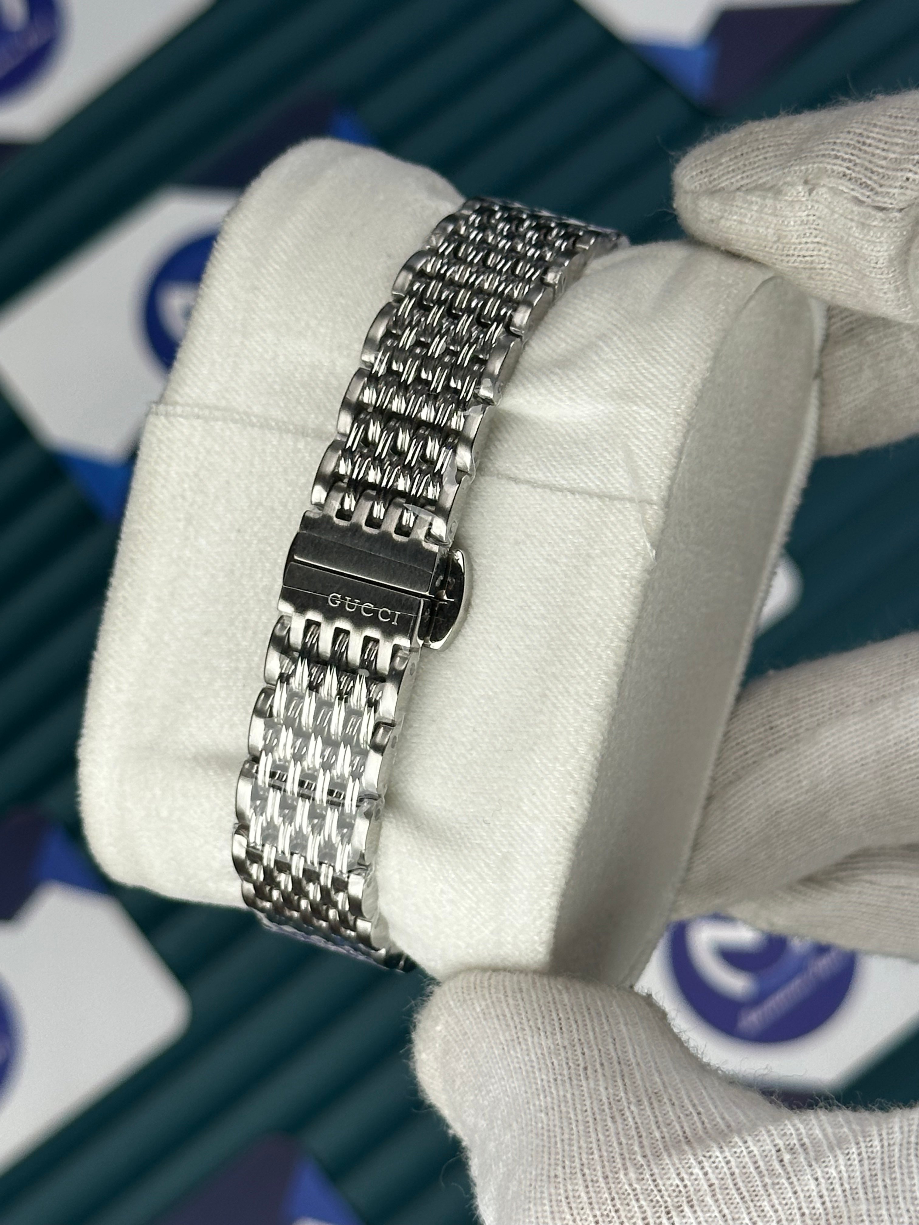 GUCCI WHITE DIAL SPINNING BUTTERFLY SILVER