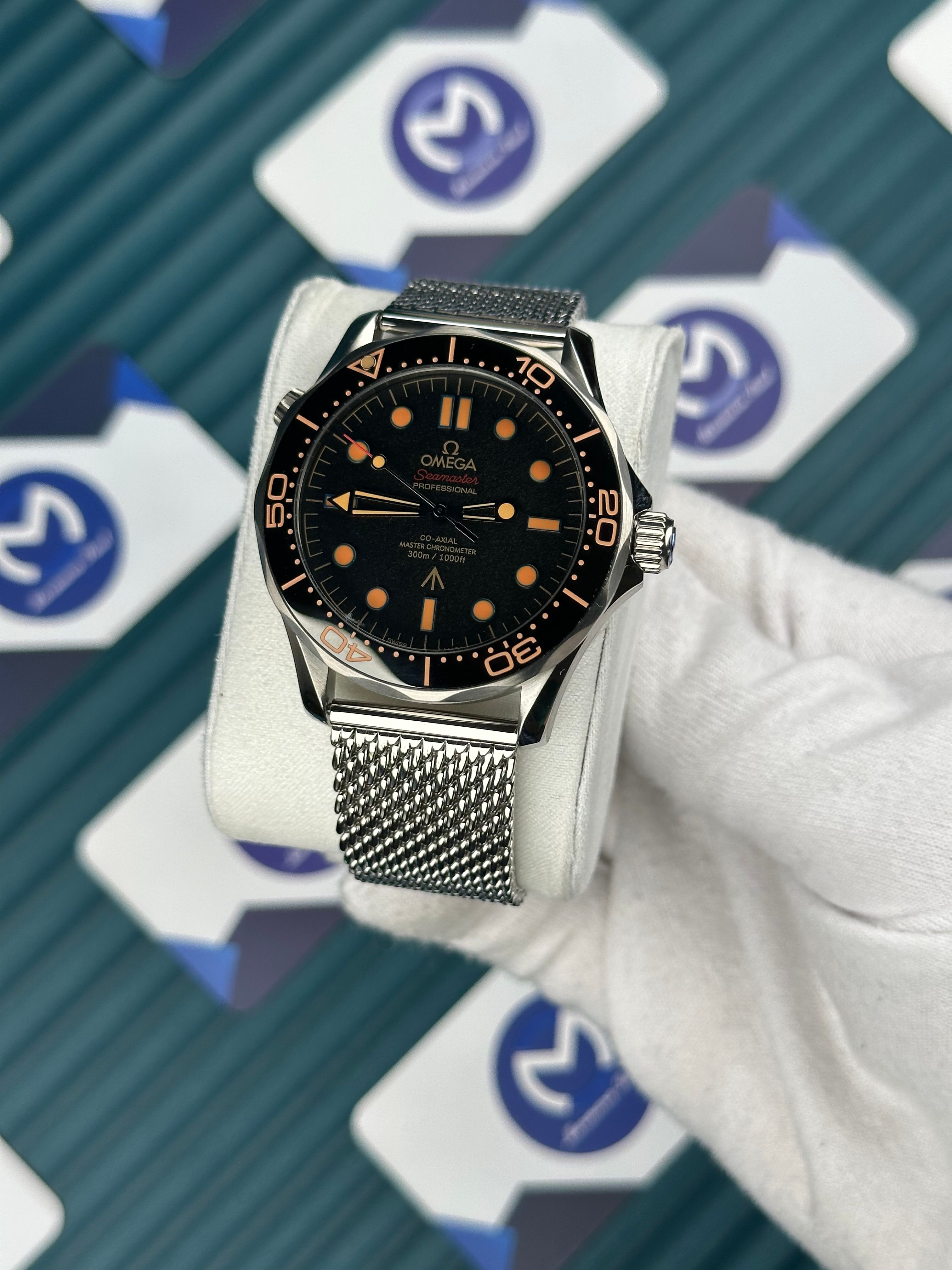 Omega Seamaster Diver James Bond 007 Siyah Kadran Gümüş Hasır Kordon