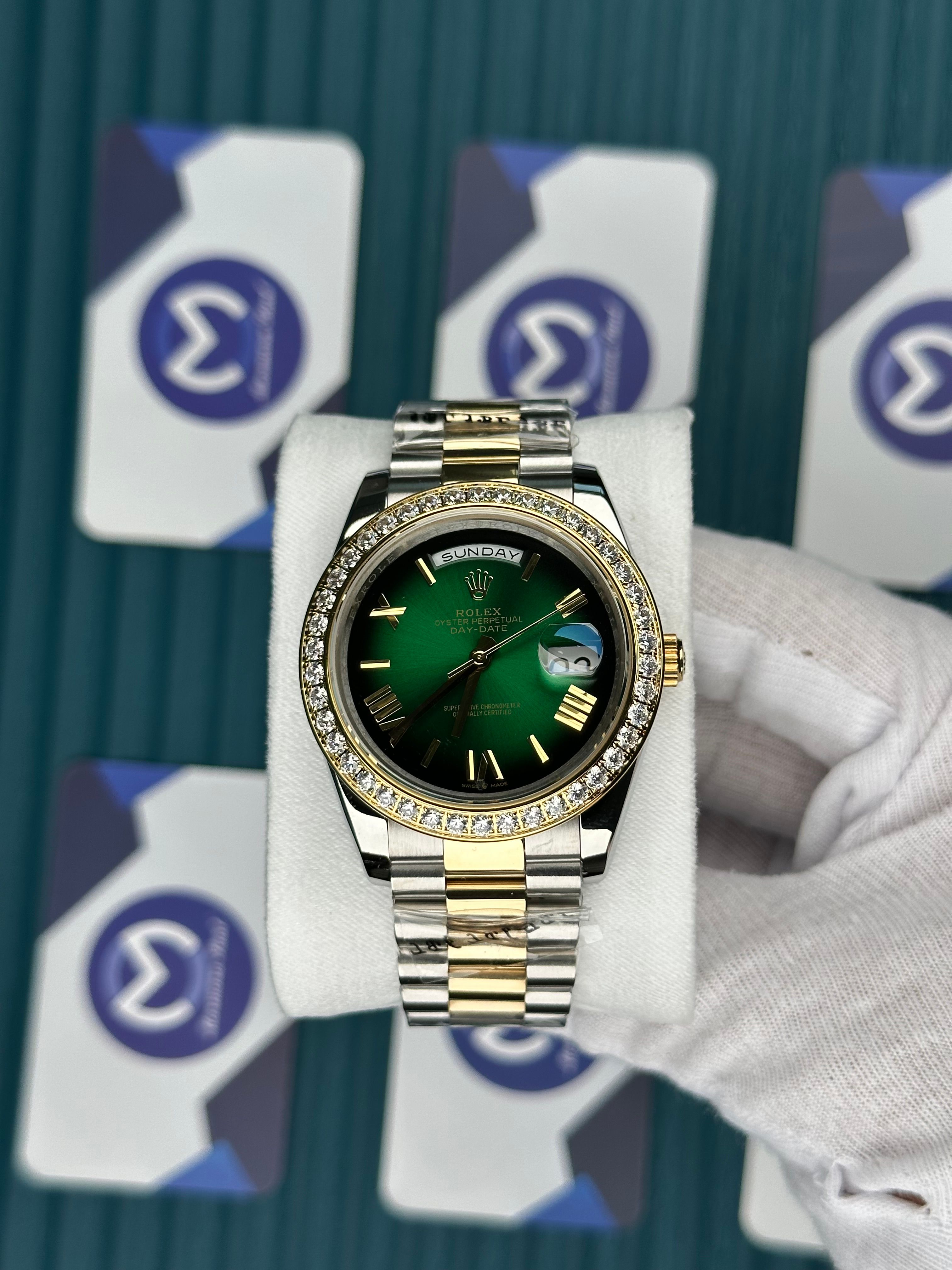 ROLEX DAY-DATE GREEN DIAL ROMA INDEX DIAMOND BEZEL GOLD-SILVER PRESIDENT