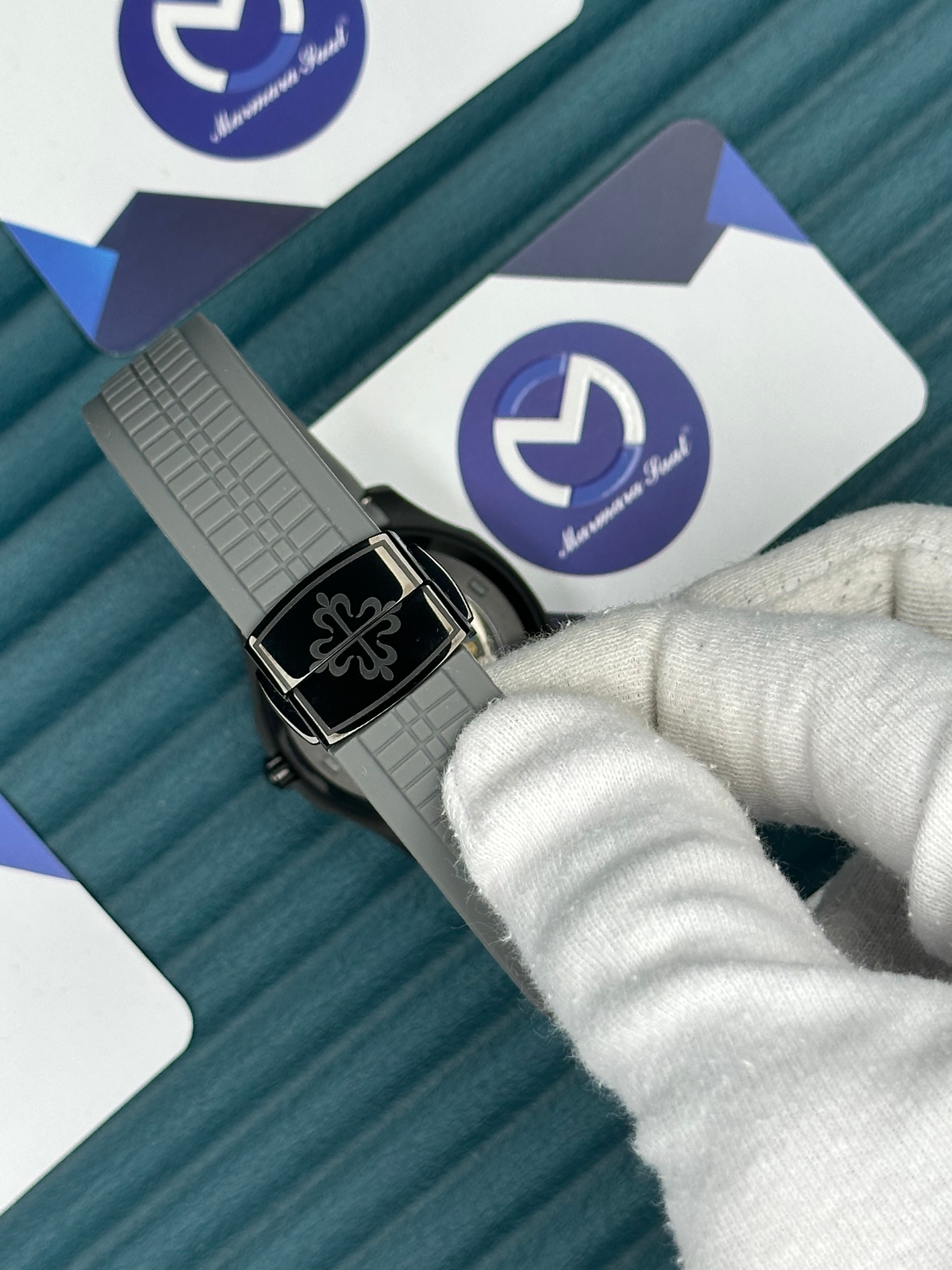 Patek Philippe Aquanaut Gri Kordon Gri Kadran Siyah Kasa