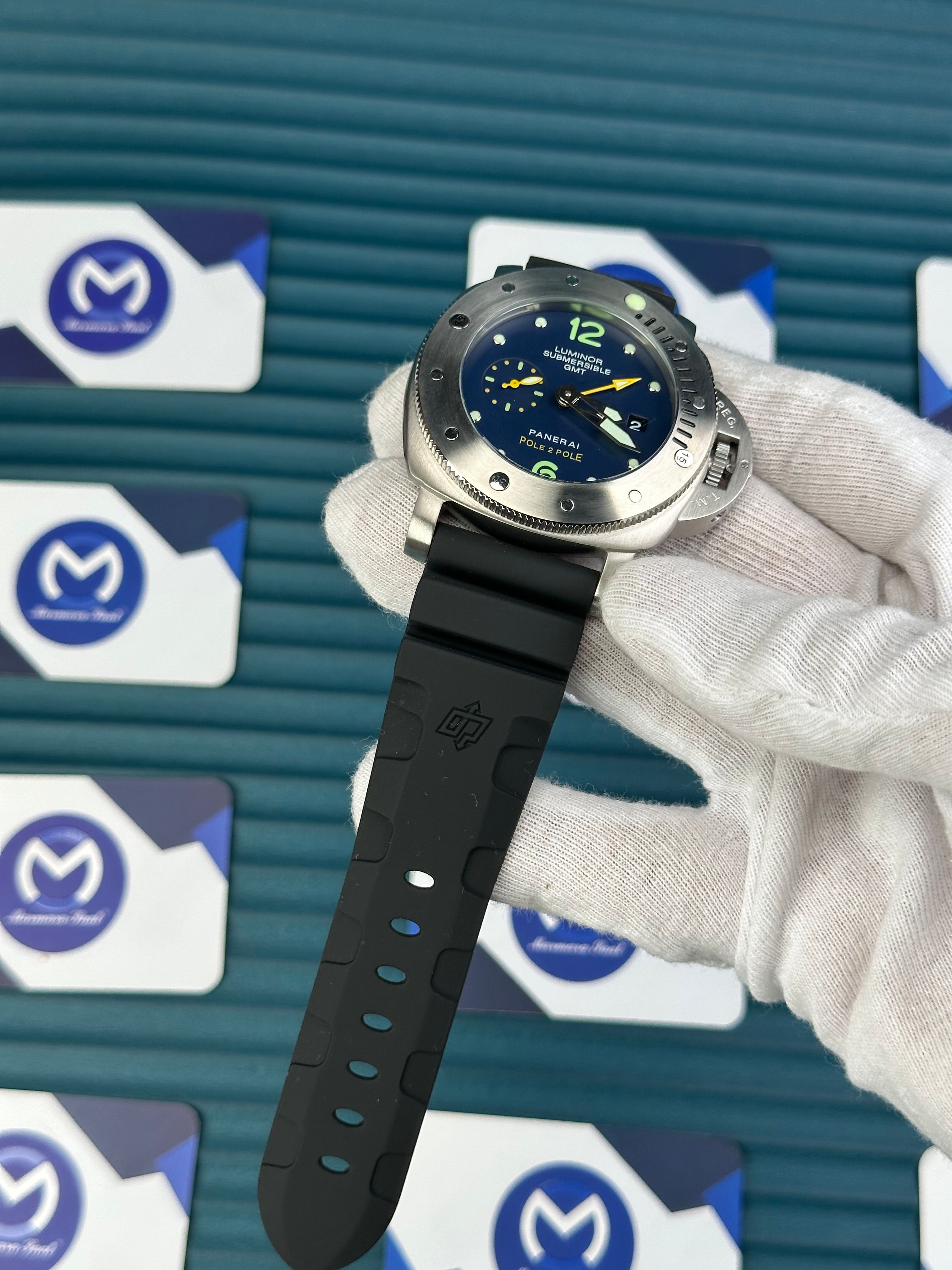 LUMINOR SUBMERSIBLE GMT SILVER CASE BLUE DIAL BLACK RUBBER