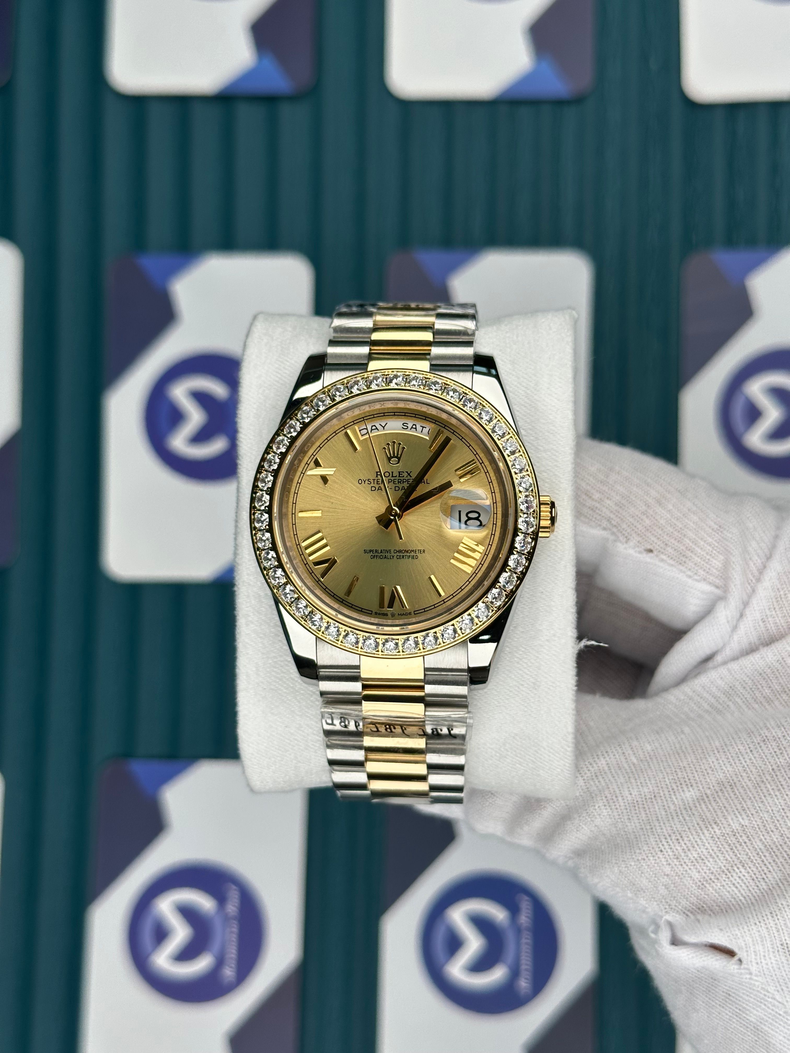 ROLEX DAY-DATE GOLD DIAL ROMA INDEX DIAMOND BEZEL GOLD-SILVER PRESIDENT