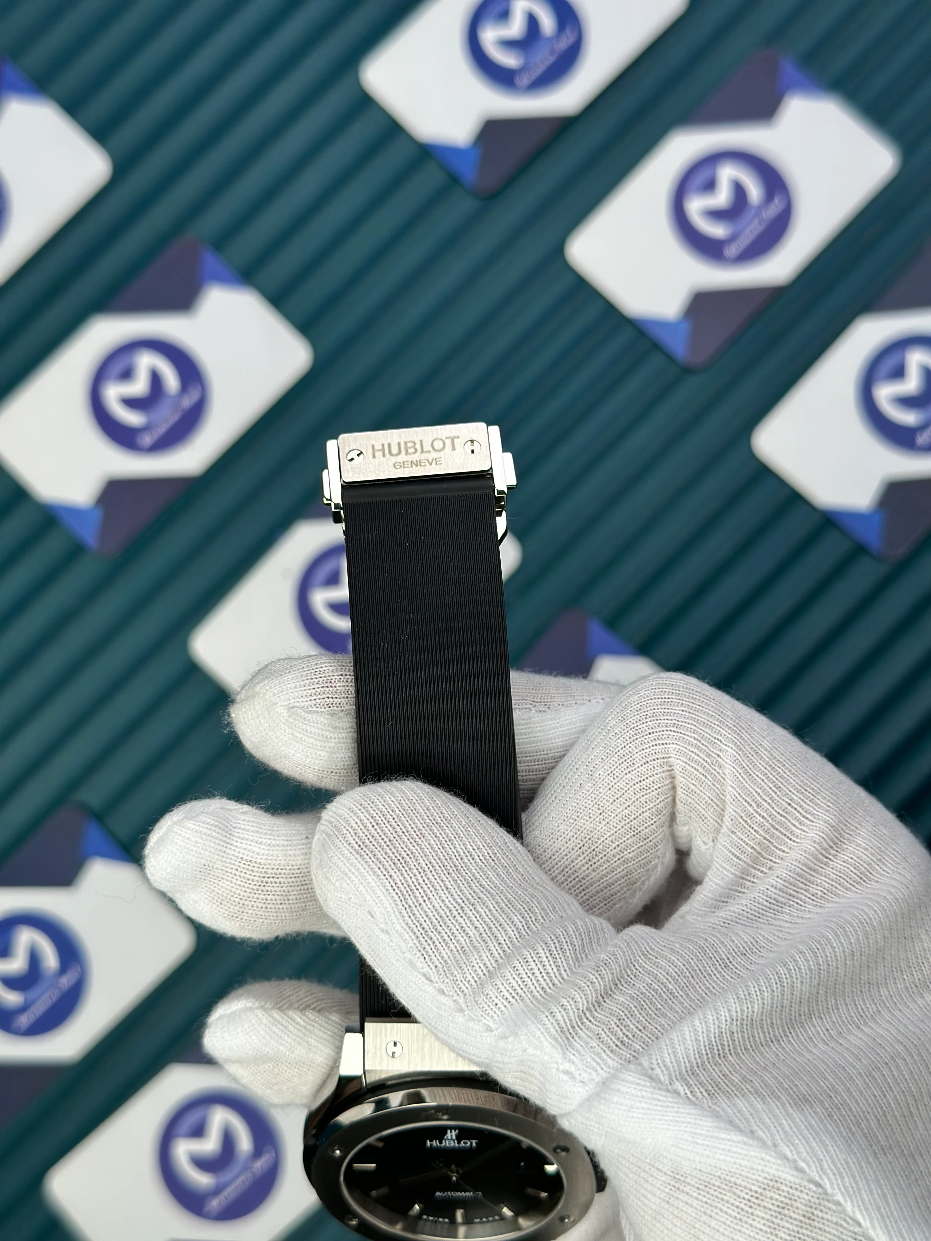 HUBLT GENEVE AUTOMATIC VENDOME BLACK DIAL SILVER CASE BLACK RUBBER CORD 